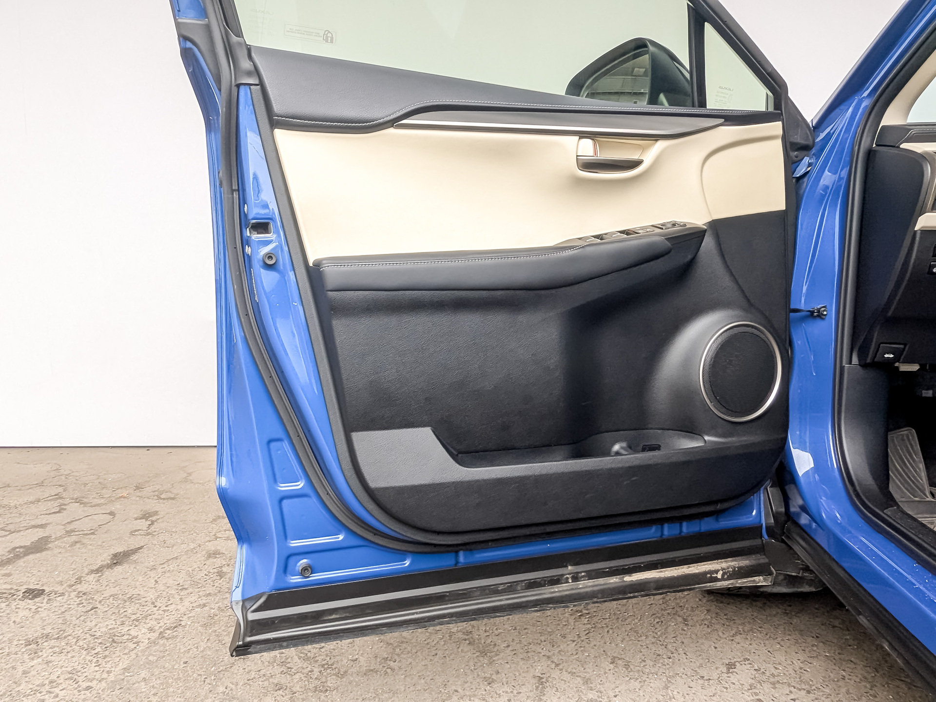 LEXUS NX 2.00 (150 л.с), автомат, 2020, пробег 36 960 км