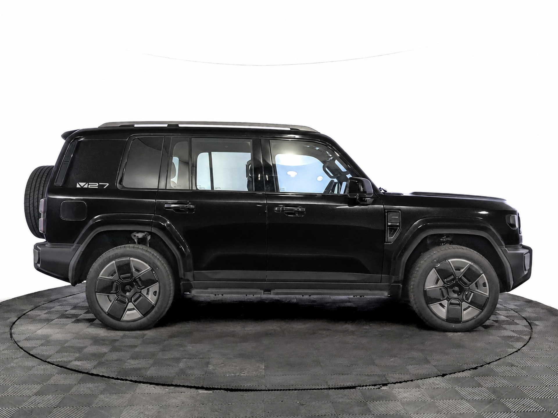 Фото Esteo V27 Премиум 1.5ELH/152 34,3кВт 4WD