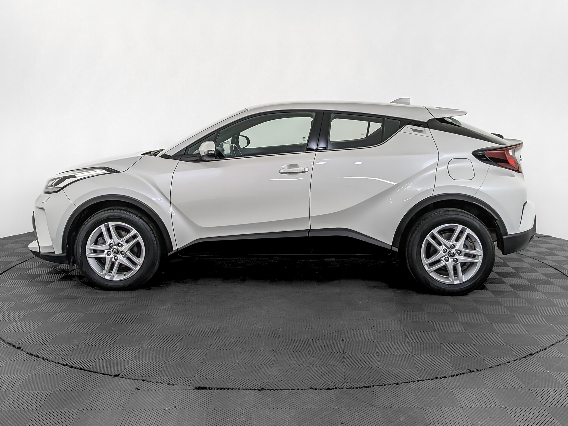 TOYOTA C-HR 2.00 (148 л.с), автомат, 2021, пробег 54 712 км