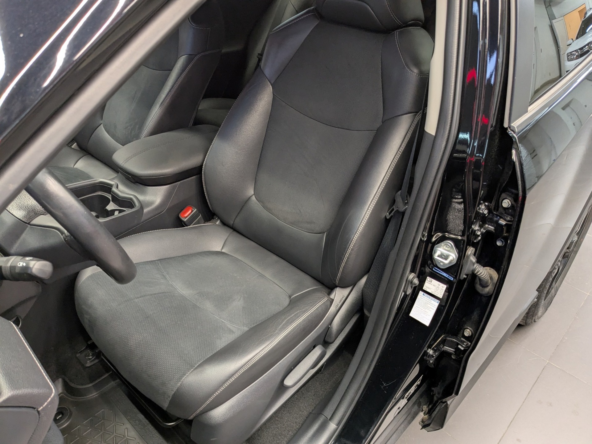 TOYOTA Rav-4 2.50 (199 л.с), автомат, 2020, пробег 88 494 км