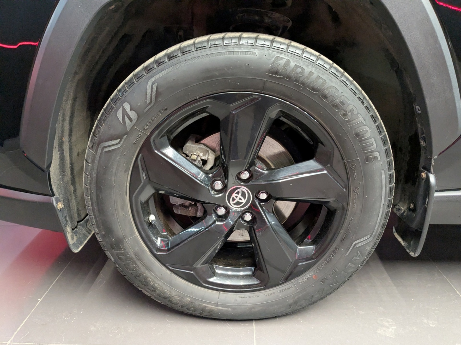 TOYOTA Rav-4 2.50 (199 л.с), автомат, 2020, пробег 88 494 км