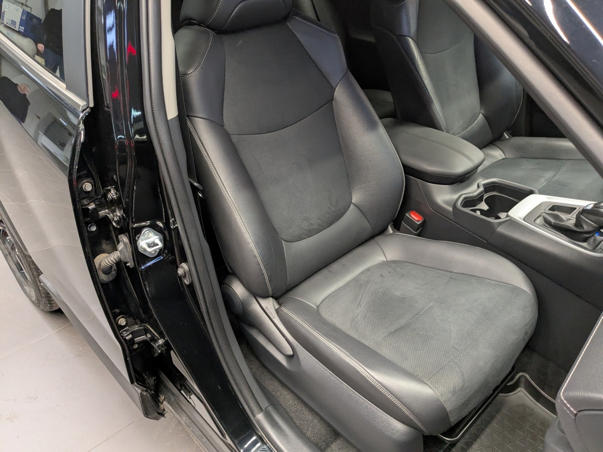 TOYOTA Rav-4 2.50 (199 л.с), автомат, 2020, пробег 88 494 км