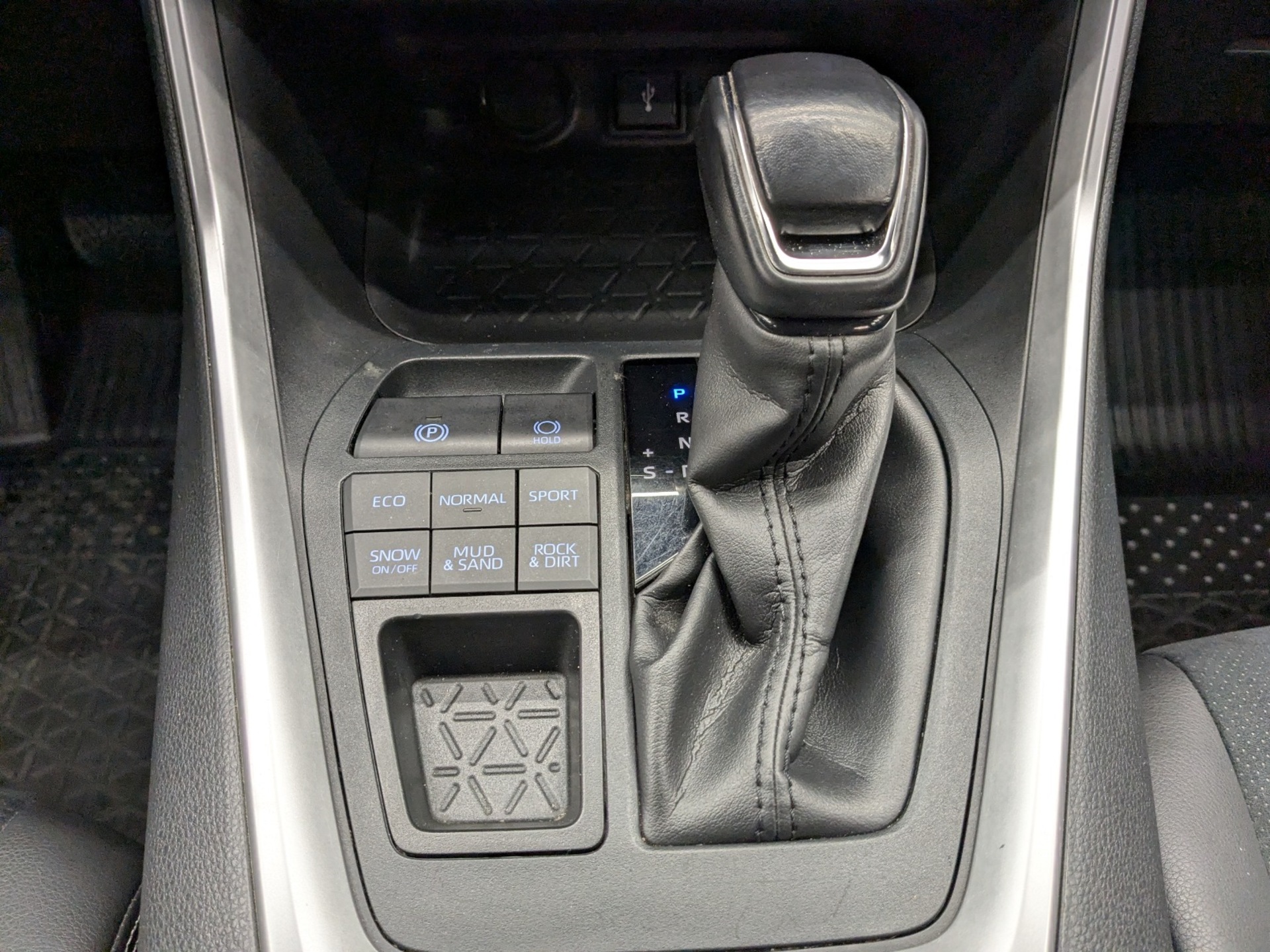 TOYOTA Rav-4 2.50 (199 л.с), автомат, 2020, пробег 88 494 км