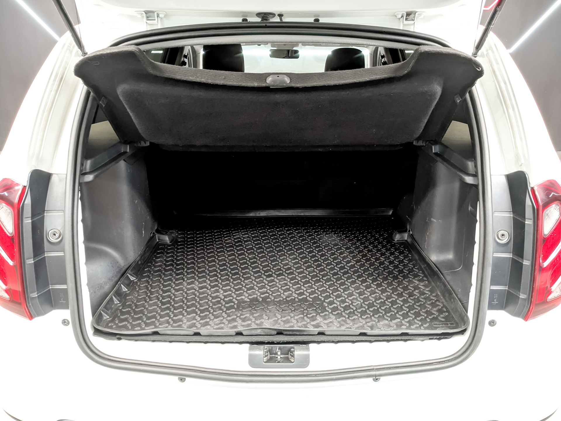 RENAULT Duster 2.00 (143 л.с), автомат, 2018, пробег 148 811 км
