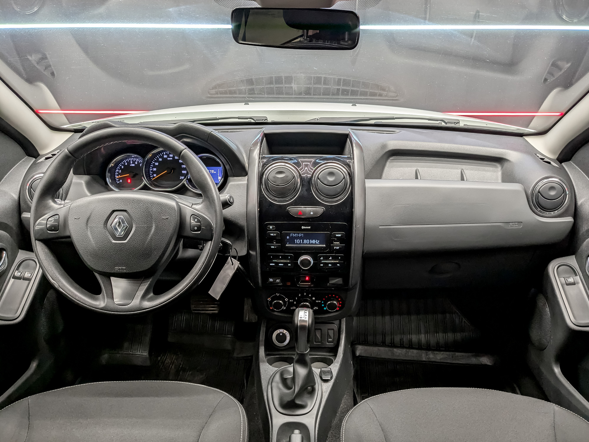 RENAULT Duster 2.00 (143 л.с), автомат, 2018, пробег 148 811 км