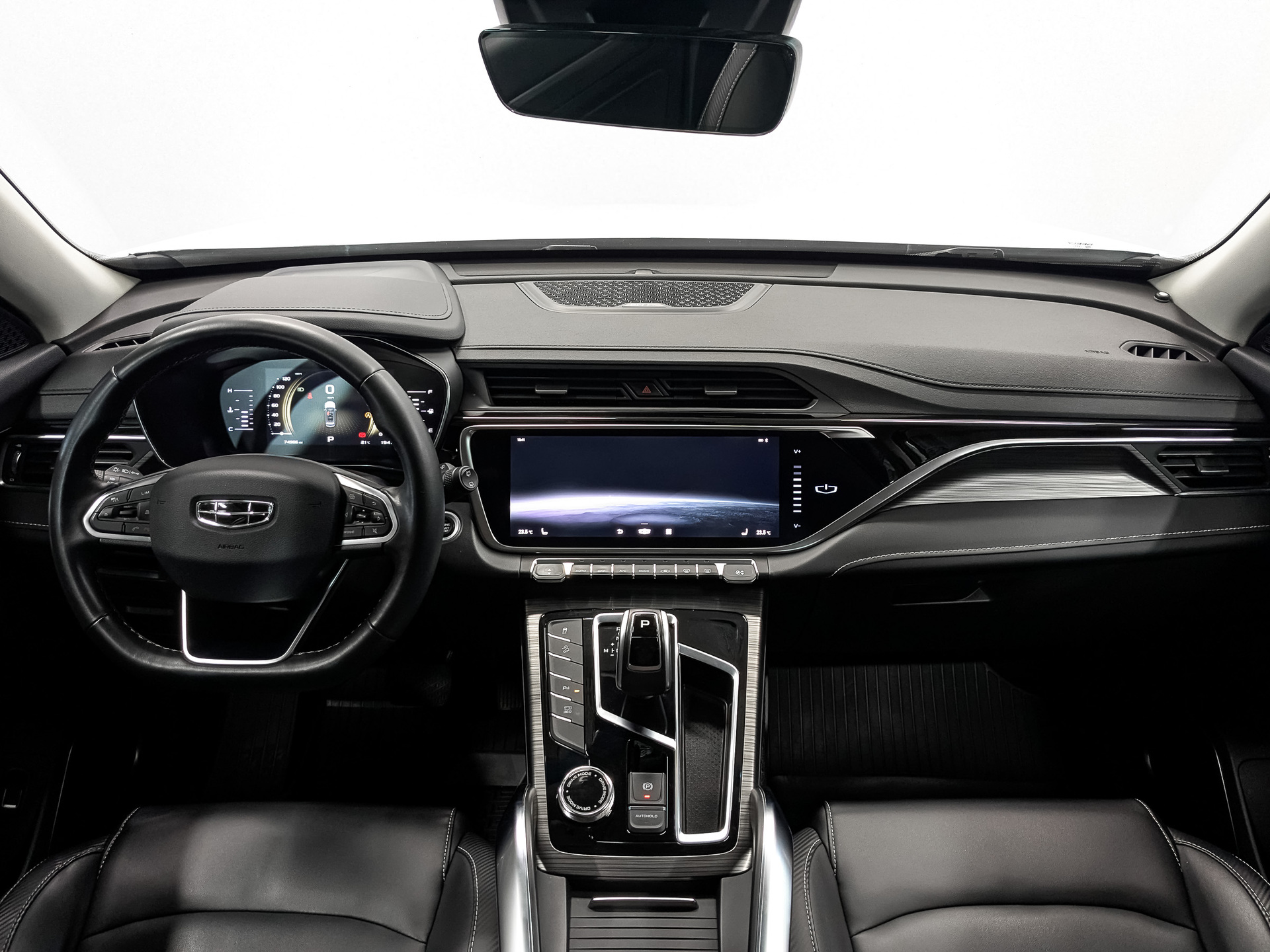 GEELY Atlas Pro 1.50 (177 л.с), автомат, 2023, пробег 74 964 км
