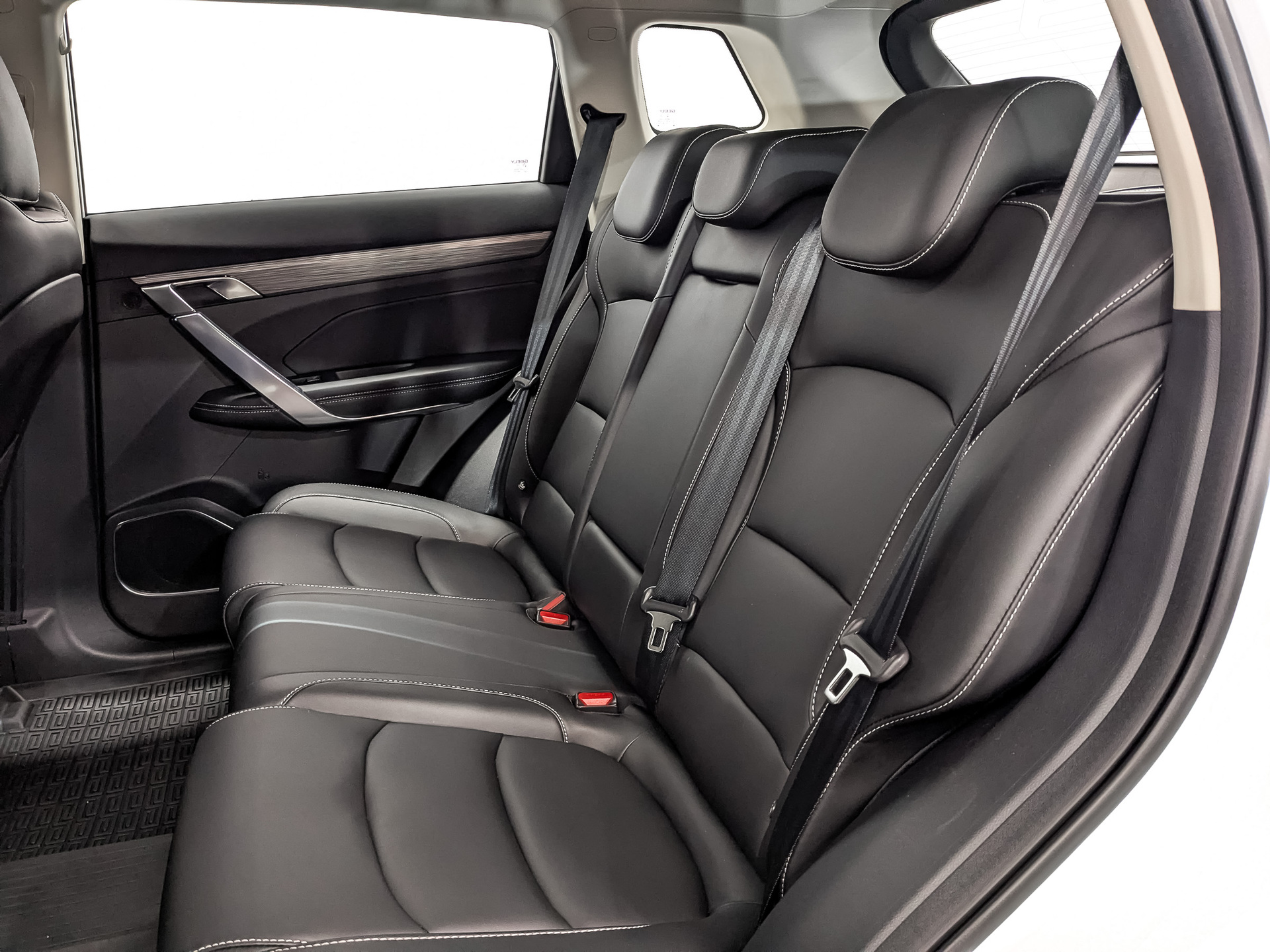 GEELY Atlas Pro 1.50 (177 л.с), автомат, 2023, пробег 74 964 км