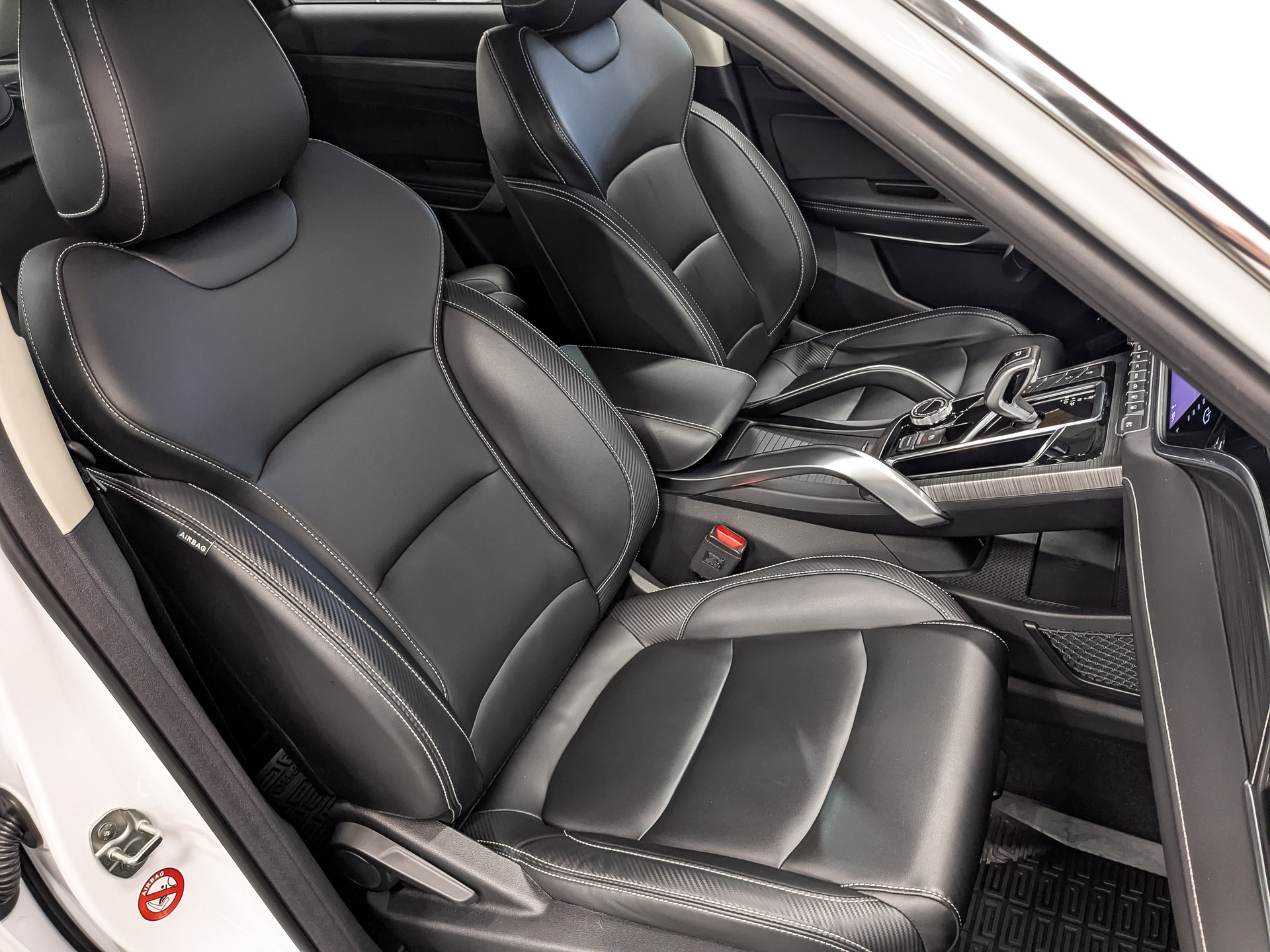 GEELY Atlas Pro 1.50 (177 л.с), автомат, 2023, пробег 74 964 км