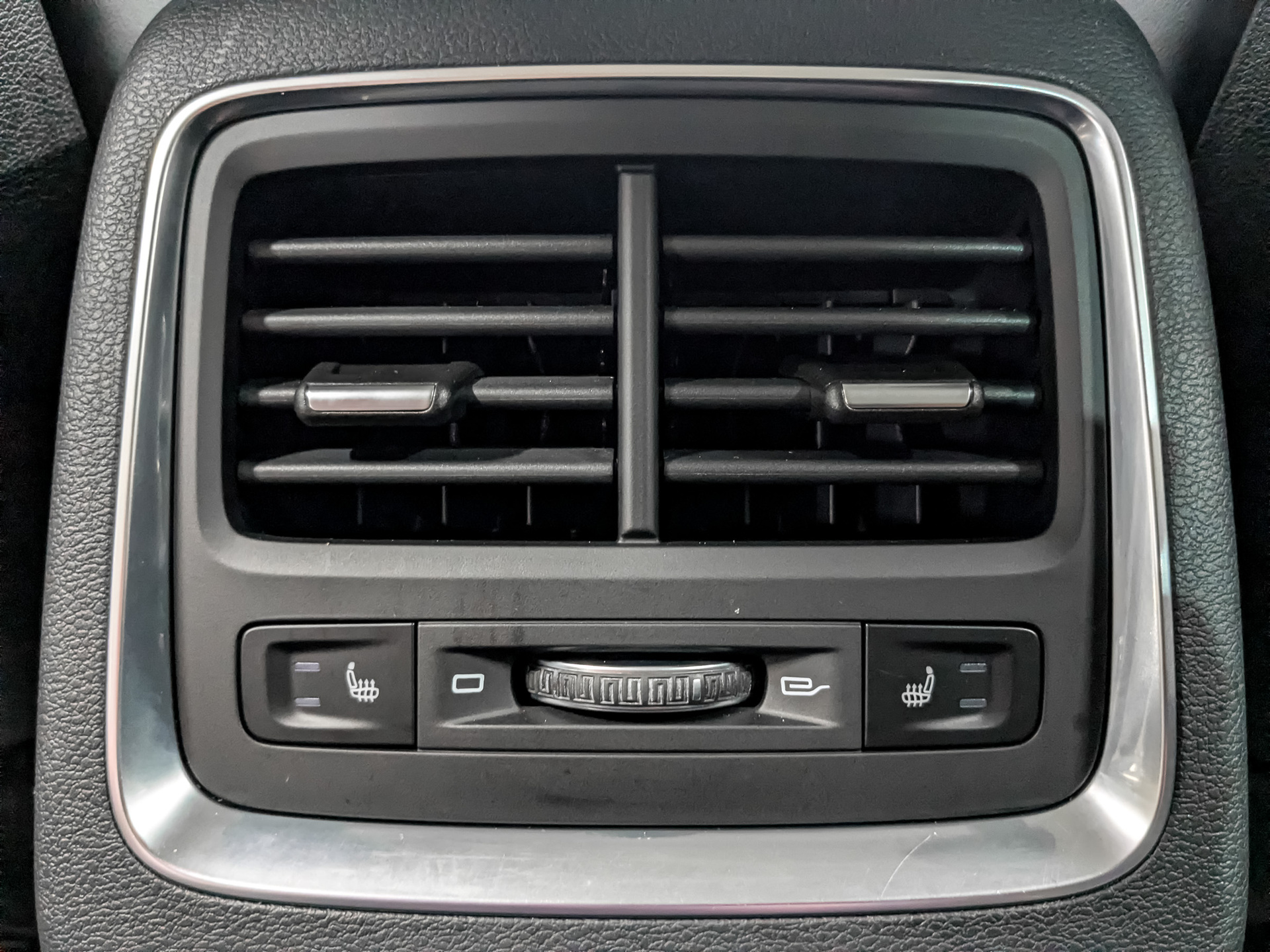 GEELY Atlas Pro 1.50 (177 л.с), автомат, 2023, пробег 74 964 км