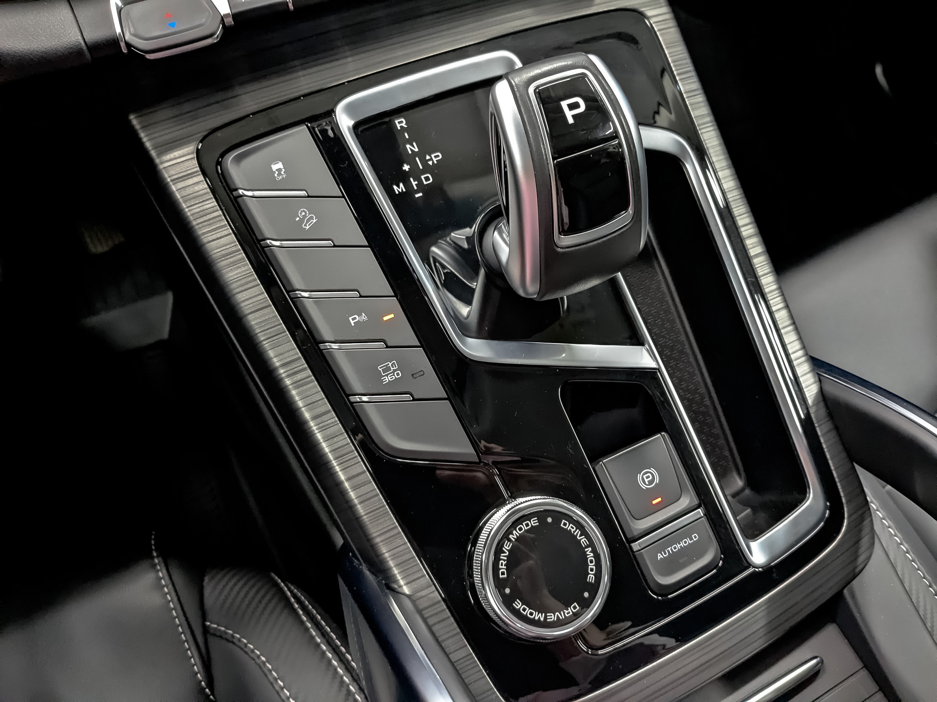 GEELY Atlas Pro 1.50 (177 л.с), автомат, 2023, пробег 74 964 км