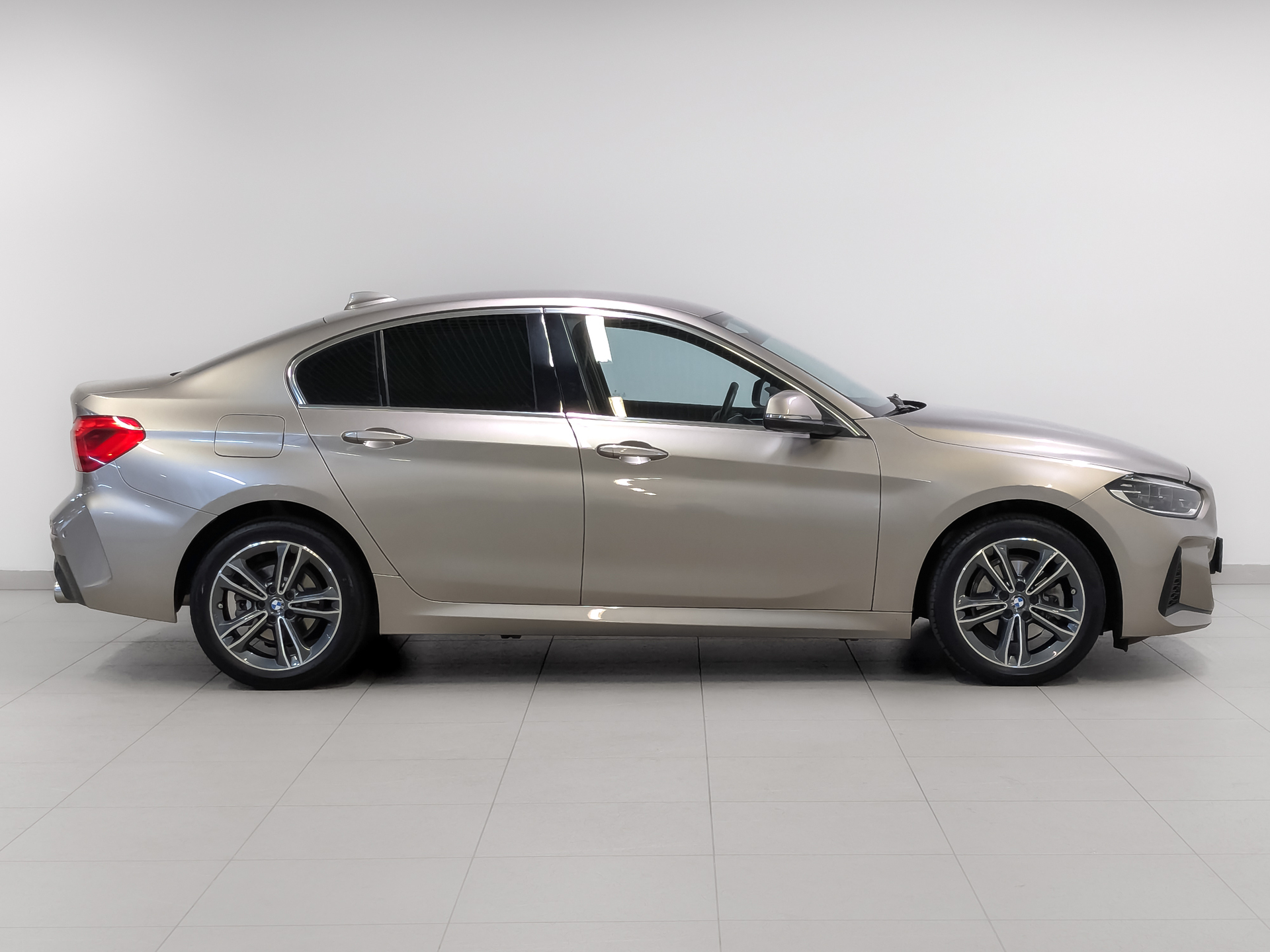 BMW 1 1.50 (140 л.с), автомат, 2022, пробег 32 995 км