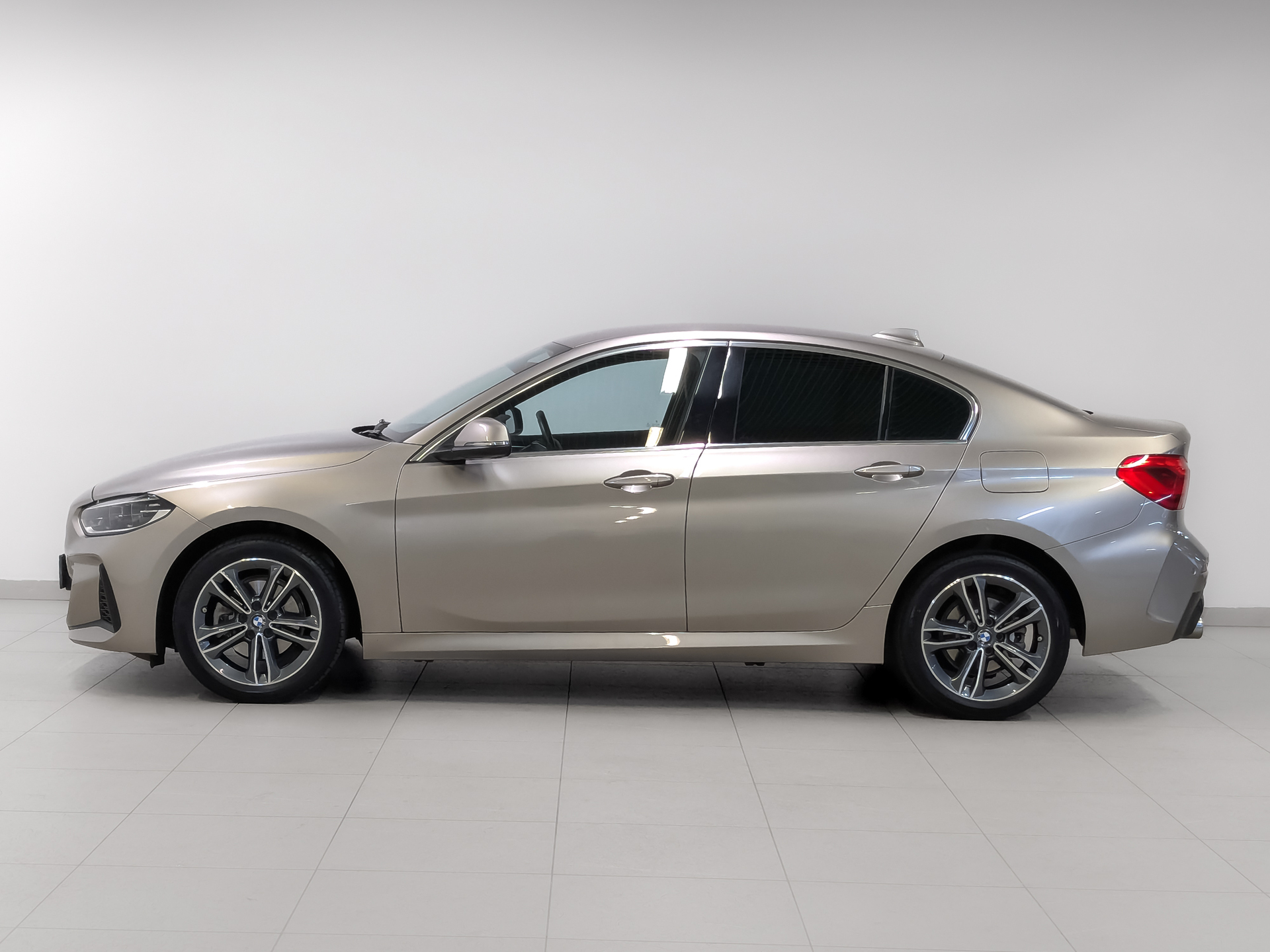 BMW 1 1.50 (140 л.с), автомат, 2022, пробег 32 995 км