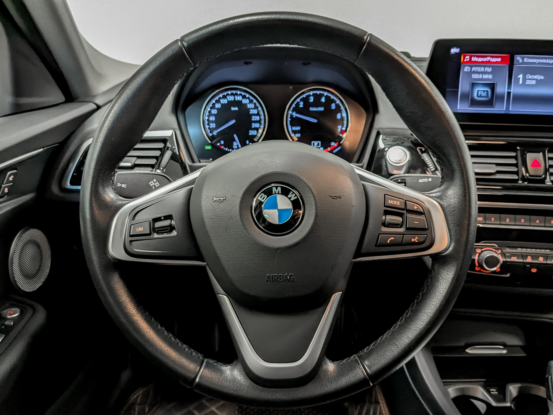 BMW 1 1.50 (140 л.с), автомат, 2022, пробег 32 995 км