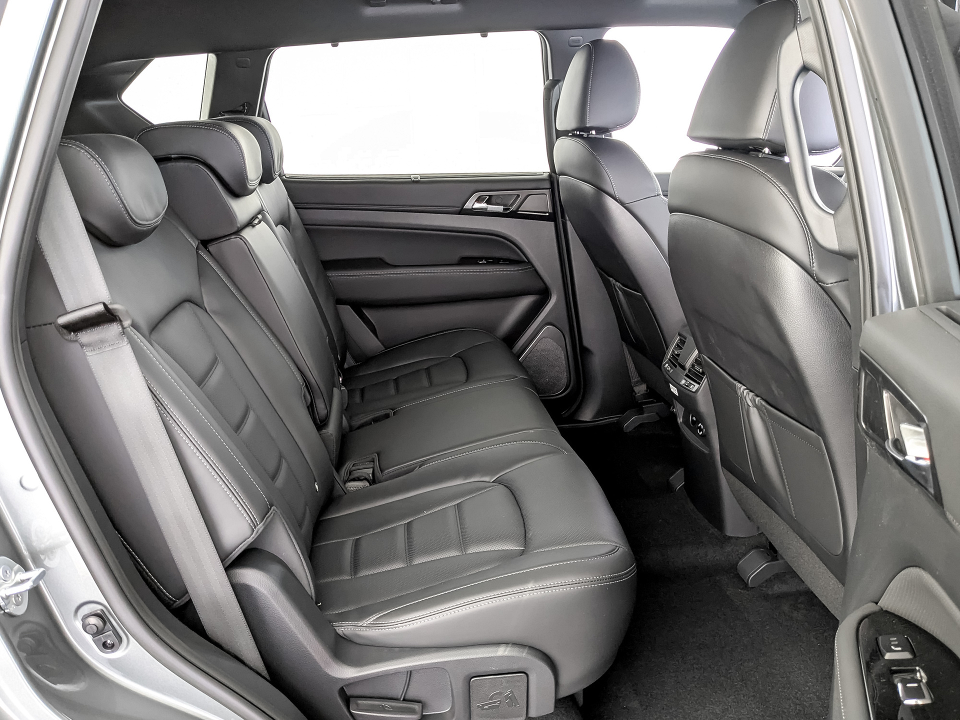 Фото KGM Rexton Премьер 2.0T/225 6AT 4П