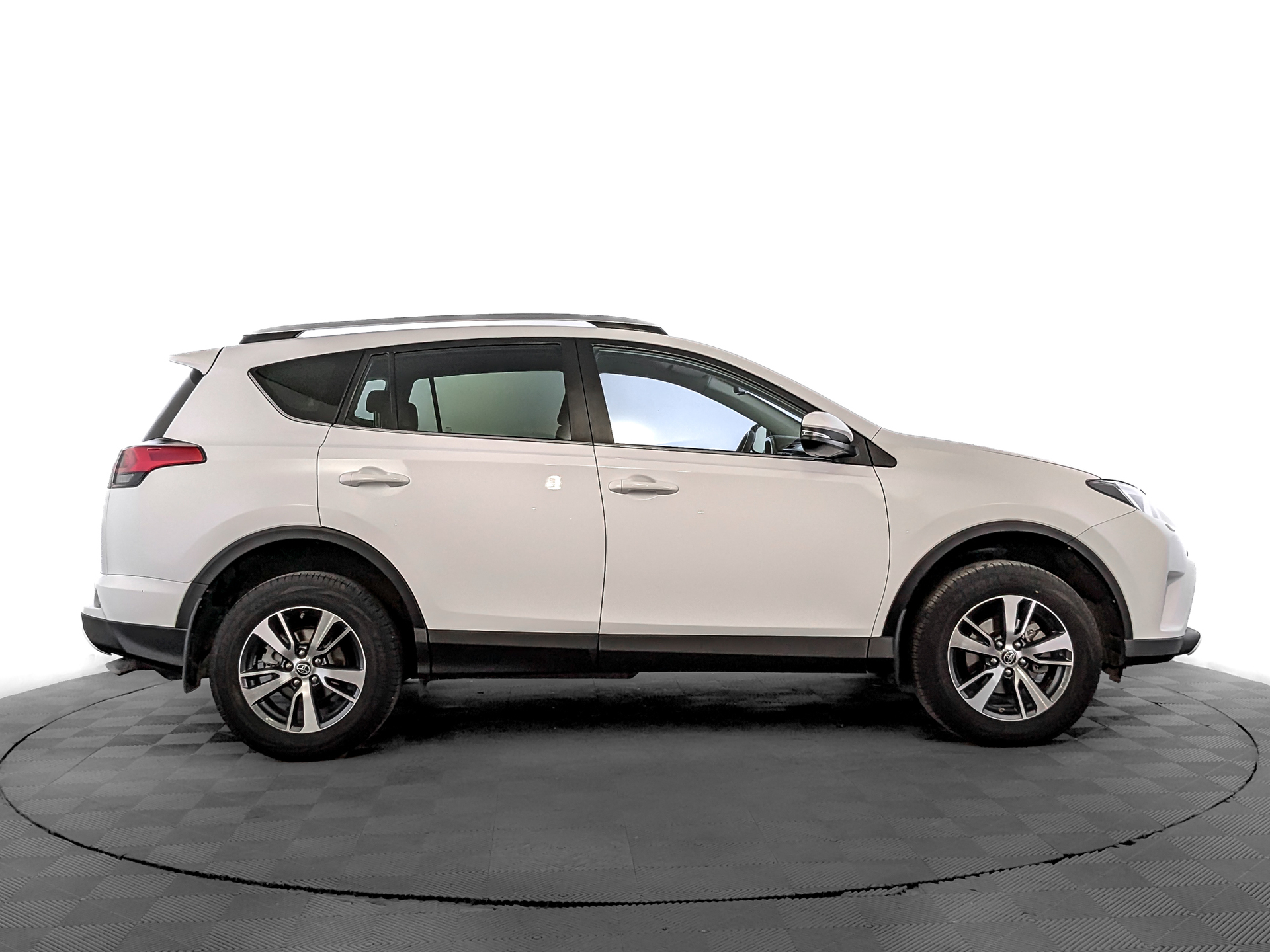 TOYOTA Rav-4 2.00 (146 л.с), автомат, 2018, пробег 97 521 км