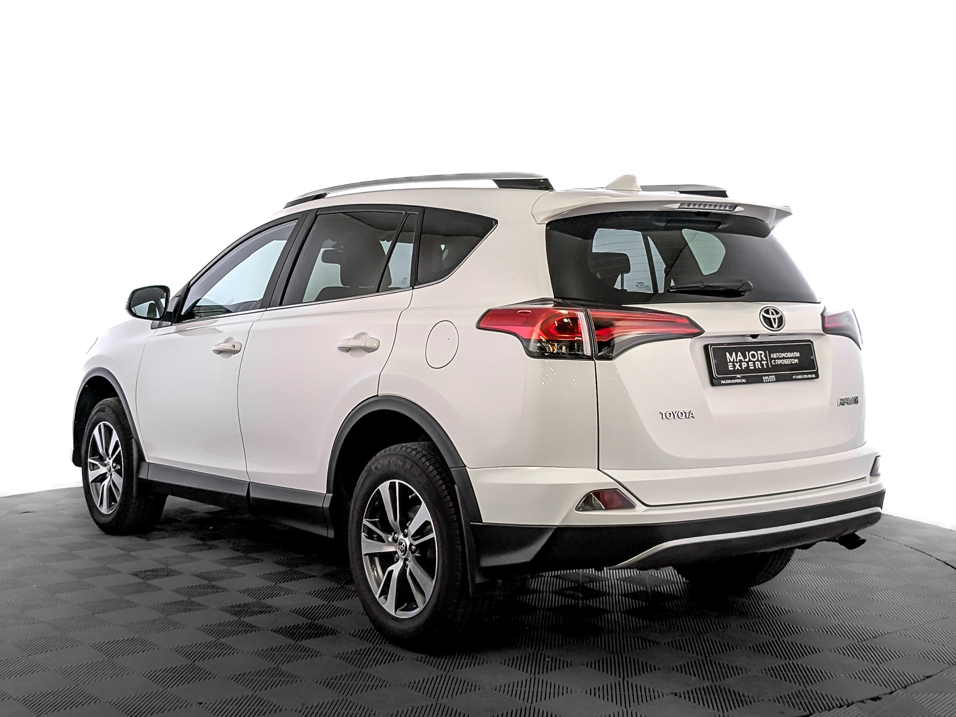 TOYOTA Rav-4 2.00 (146 л.с), автомат, 2018, пробег 97 521 км