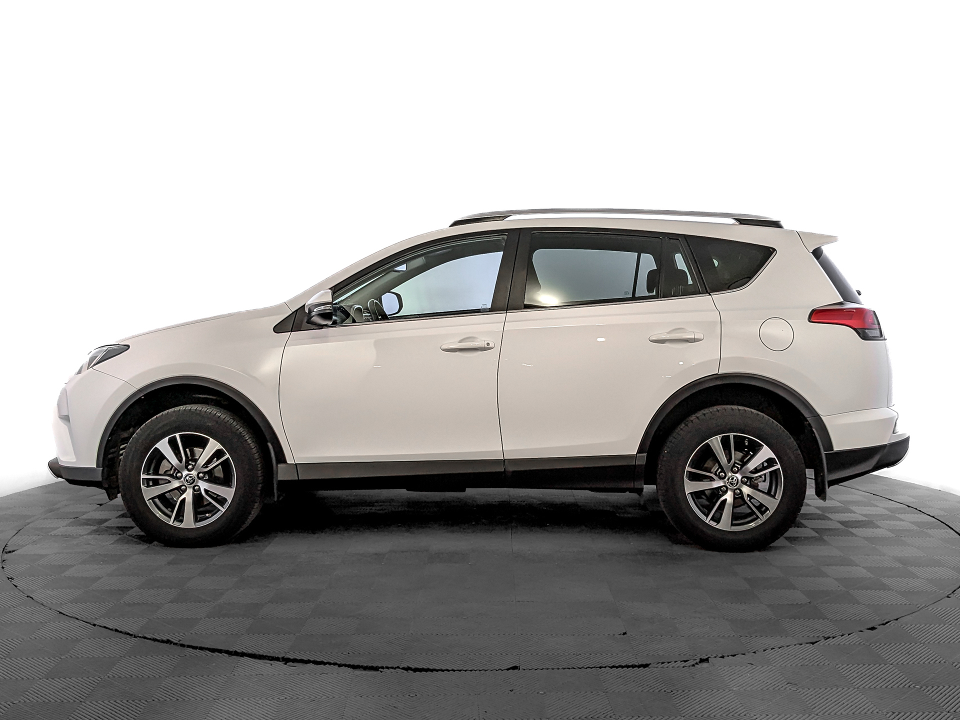 TOYOTA Rav-4 2.00 (146 л.с), автомат, 2018, пробег 97 521 км