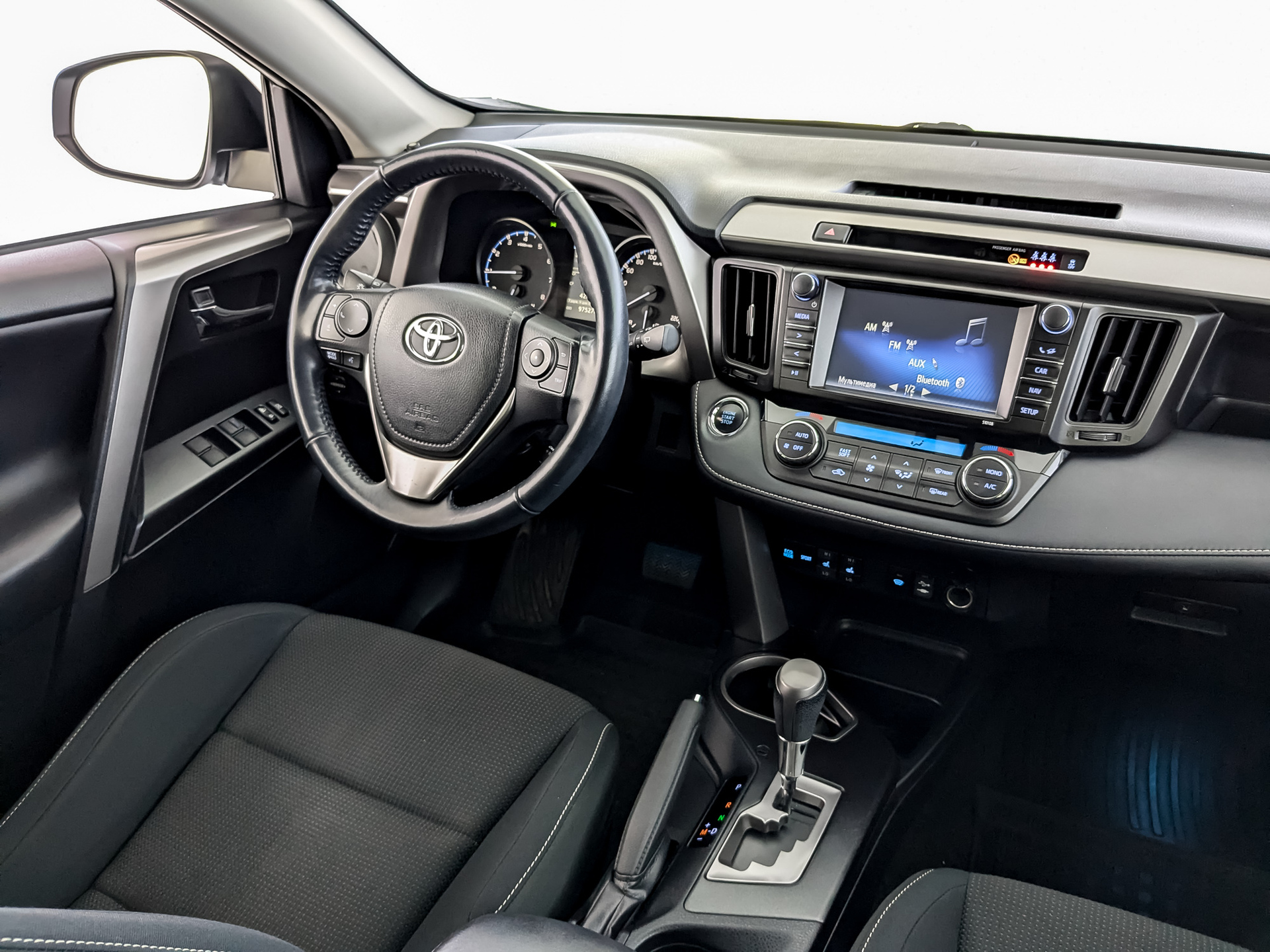 TOYOTA Rav-4 2.00 (146 л.с), автомат, 2018, пробег 97 521 км
