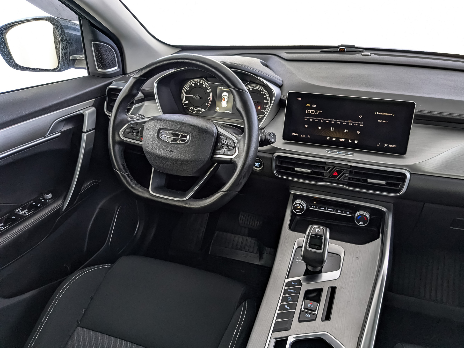 GEELY Coolray 1.50 (149 л.с), автомат, 2023, пробег 70 867 км