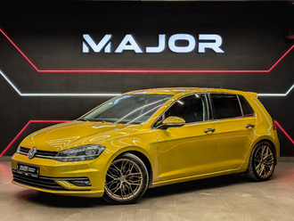 VOLKSWAGEN Golf VII