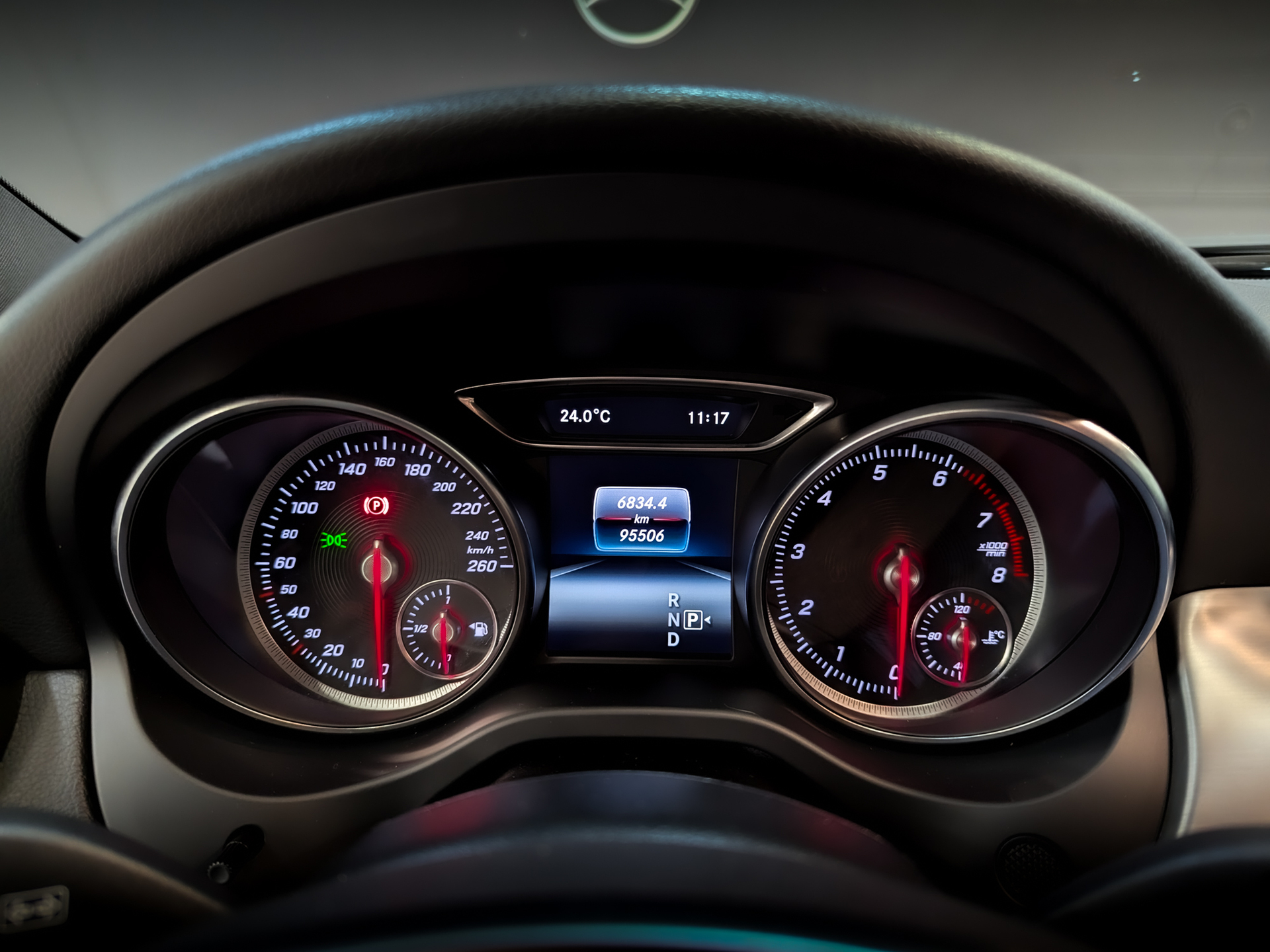 MERCEDES-BENZ GLA 2.00 (211 л.с), автомат, 2018, пробег 95 501 км