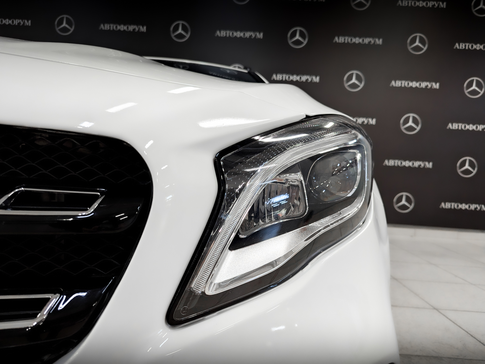 MERCEDES-BENZ GLA 2.00 (211 л.с), автомат, 2018, пробег 95 501 км