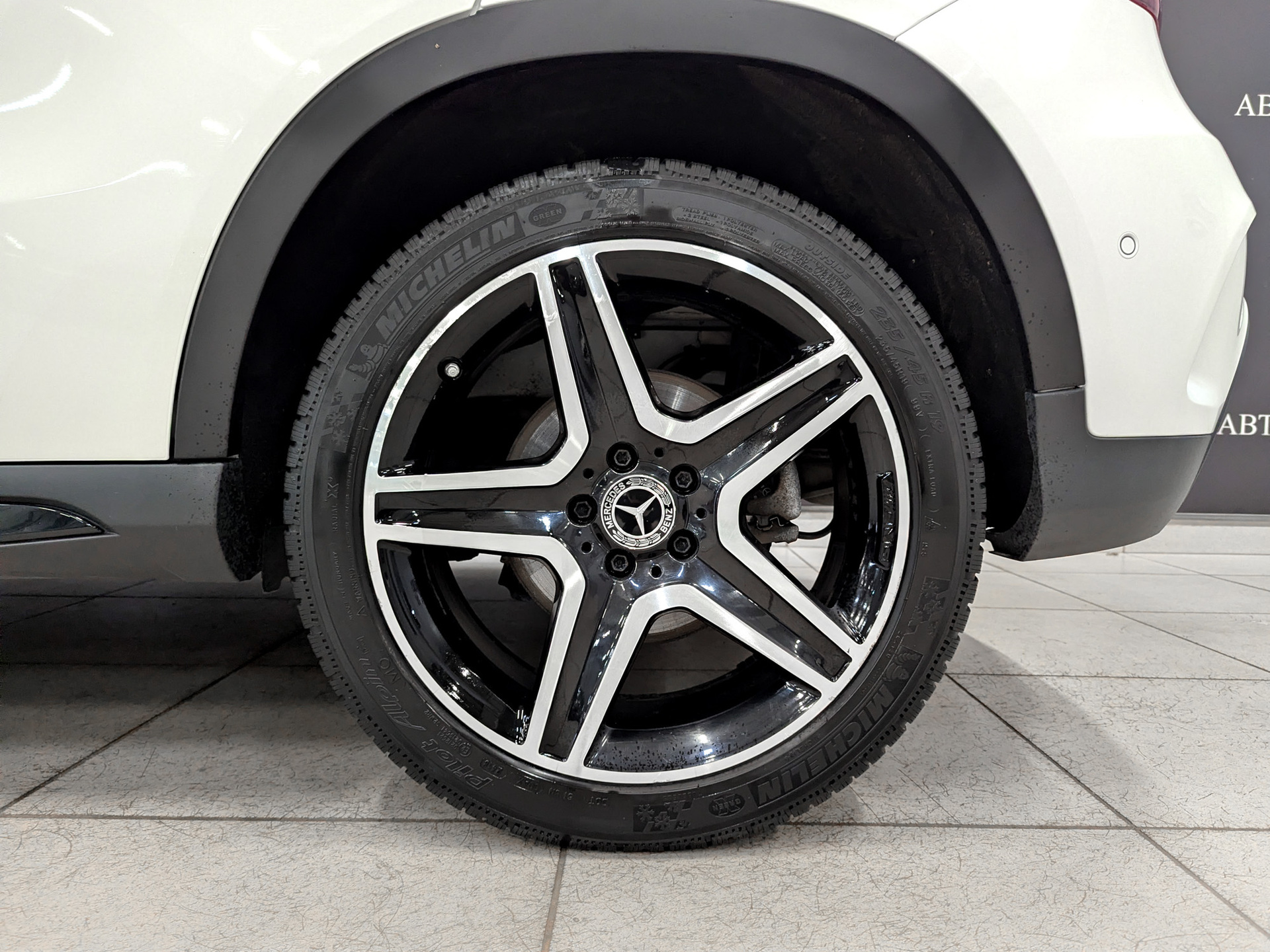 MERCEDES-BENZ GLA 2.00 (211 л.с), автомат, 2018, пробег 95 501 км