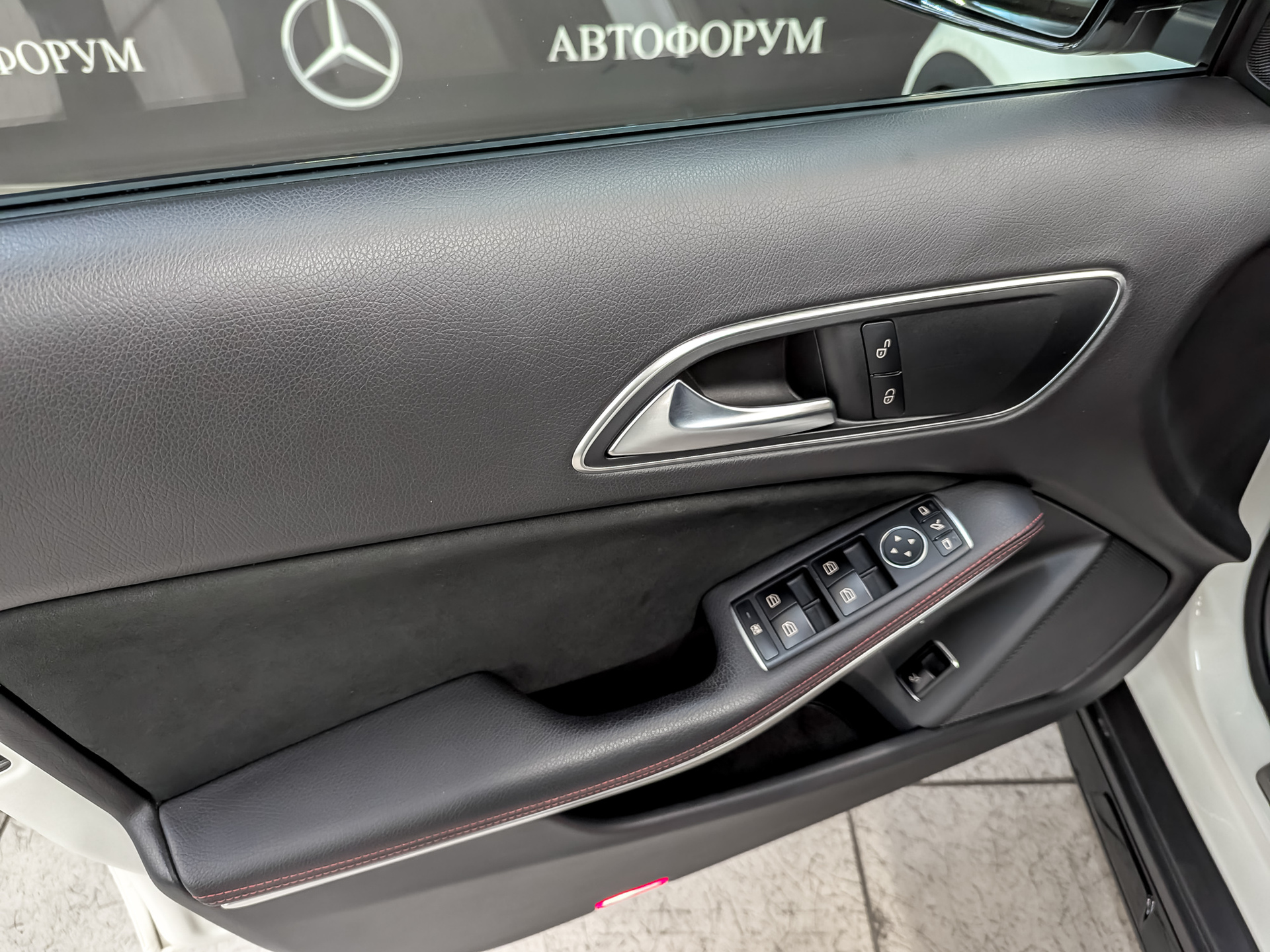 MERCEDES-BENZ GLA 2.00 (211 л.с), автомат, 2018, пробег 95 501 км