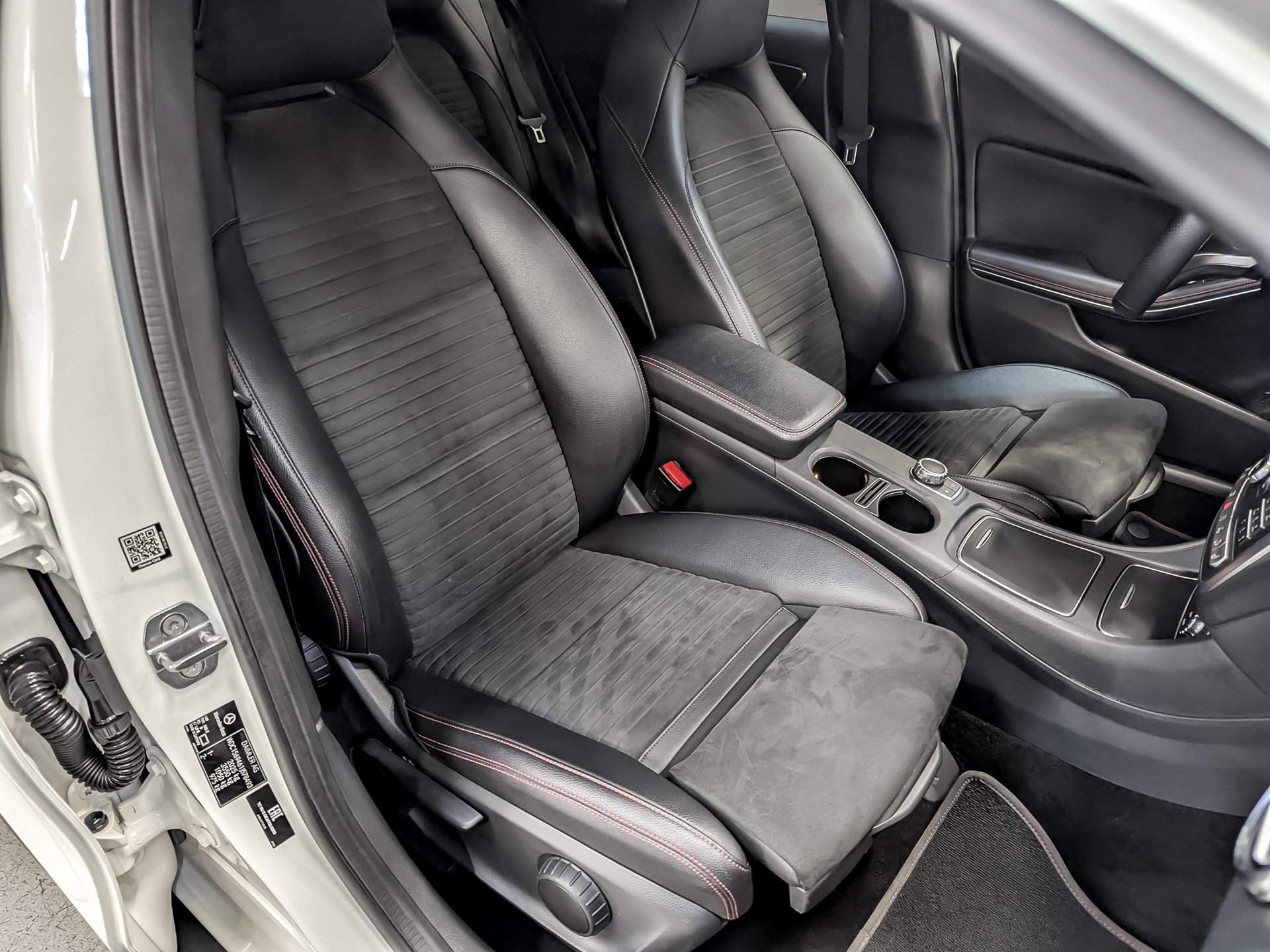 MERCEDES-BENZ GLA 2.00 (211 л.с), автомат, 2018, пробег 95 501 км