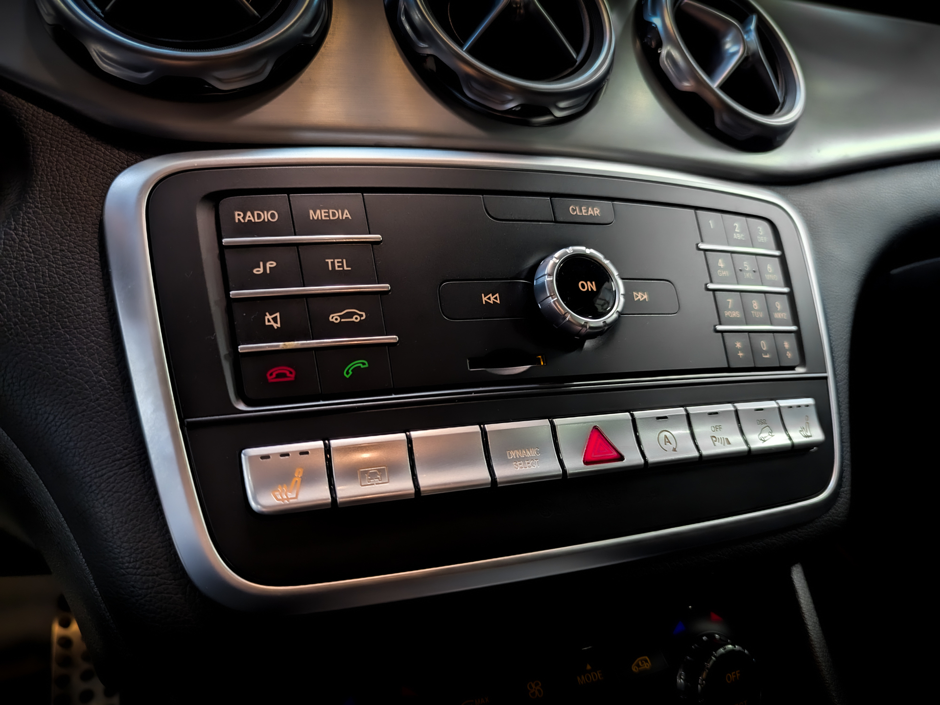 MERCEDES-BENZ GLA 2.00 (211 л.с), автомат, 2018, пробег 95 501 км