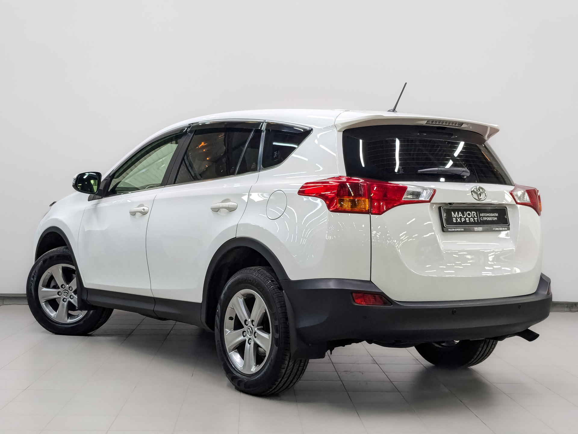 TOYOTA Rav-4 2.00 (146 л.с), автомат, 2015, пробег 175 987 км