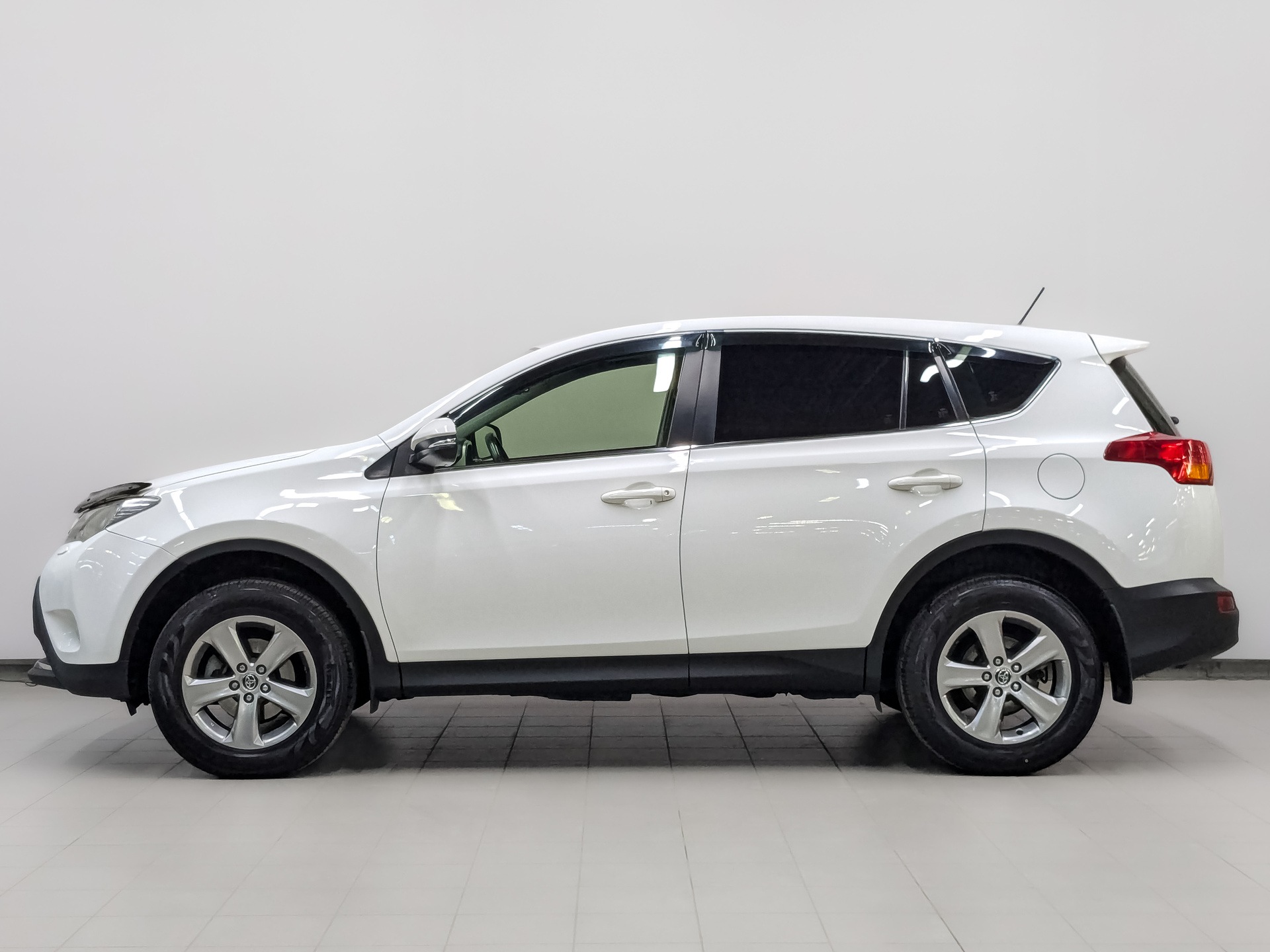 TOYOTA Rav-4 2.00 (146 л.с), автомат, 2015, пробег 175 987 км