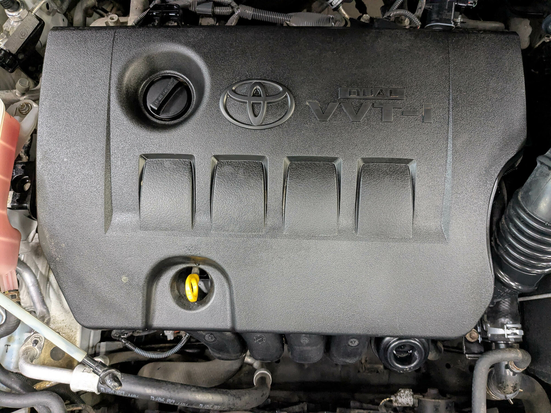 TOYOTA Rav-4 2.00 (146 л.с), автомат, 2015, пробег 175 987 км
