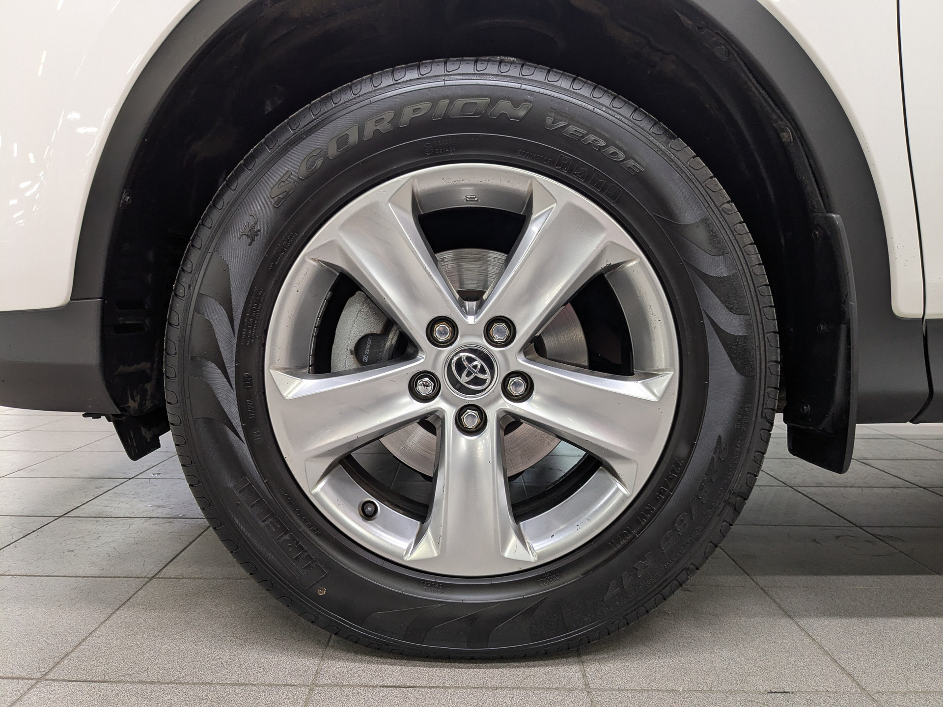 TOYOTA Rav-4 2.00 (146 л.с), автомат, 2015, пробег 175 987 км