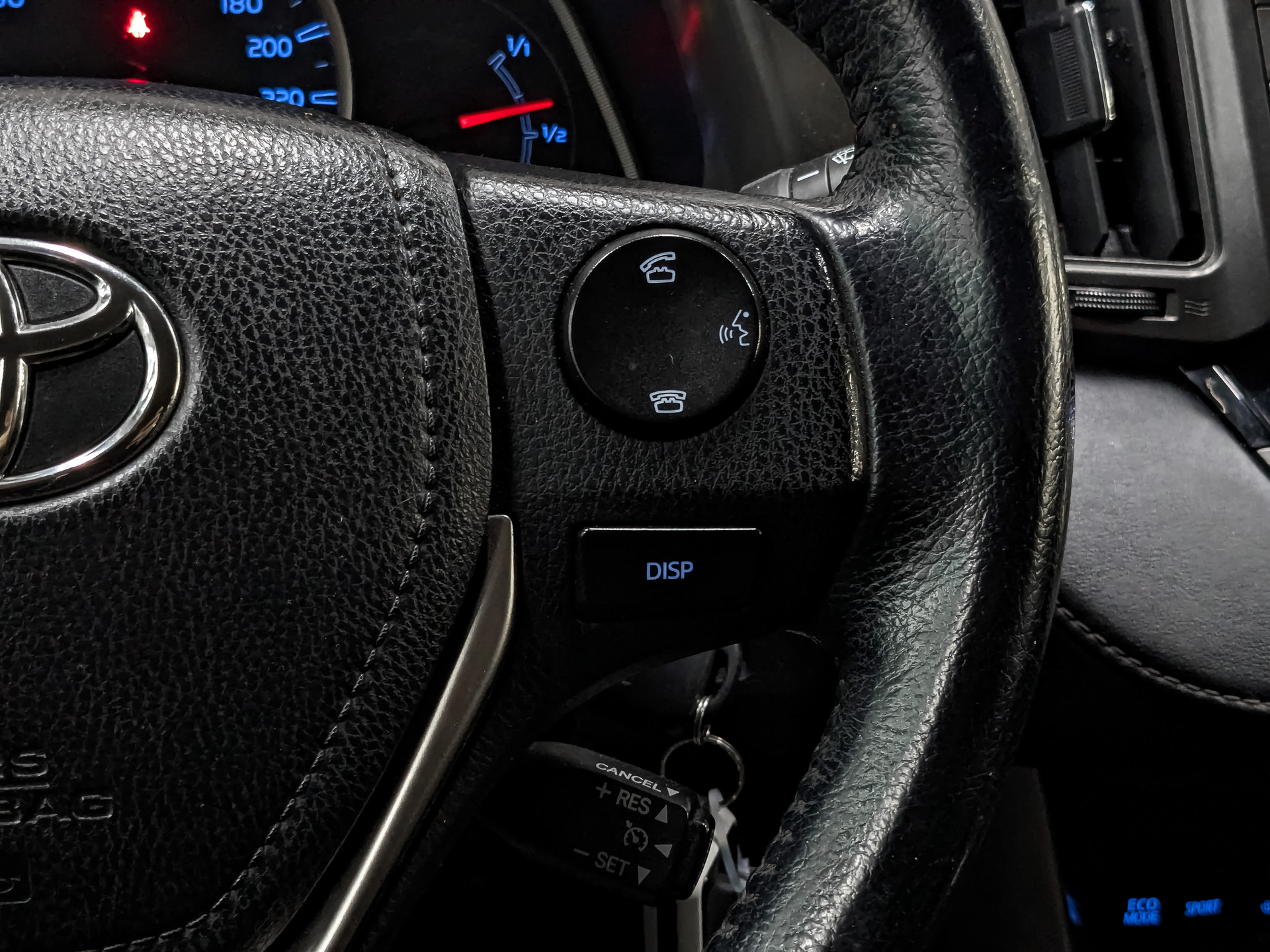 TOYOTA Rav-4 2.00 (146 л.с), автомат, 2015, пробег 175 987 км