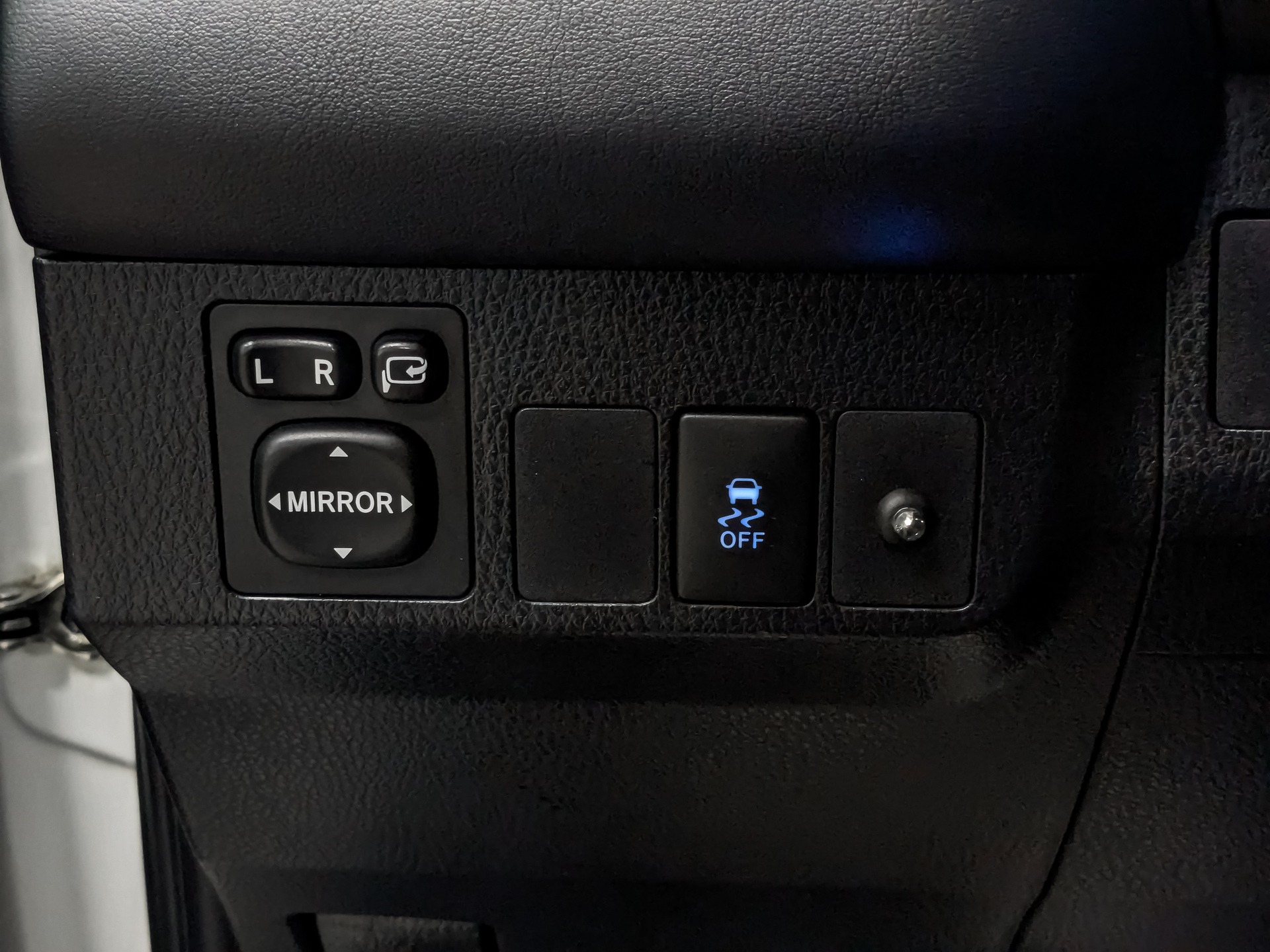 TOYOTA Rav-4 2.00 (146 л.с), автомат, 2015, пробег 175 987 км