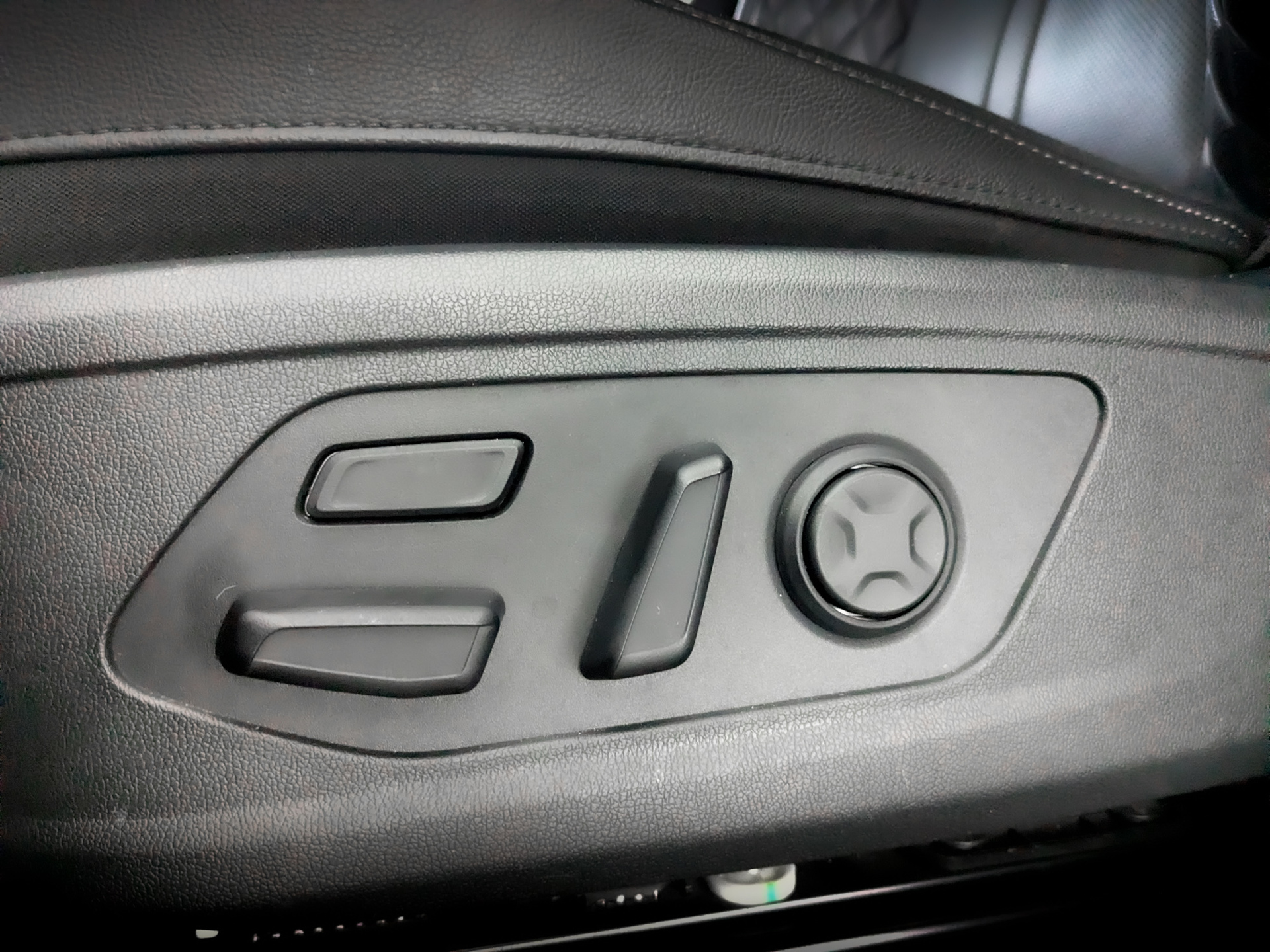 KIA Sorento 3.50 (249 л.с), автомат, 2023, пробег 39 879 км