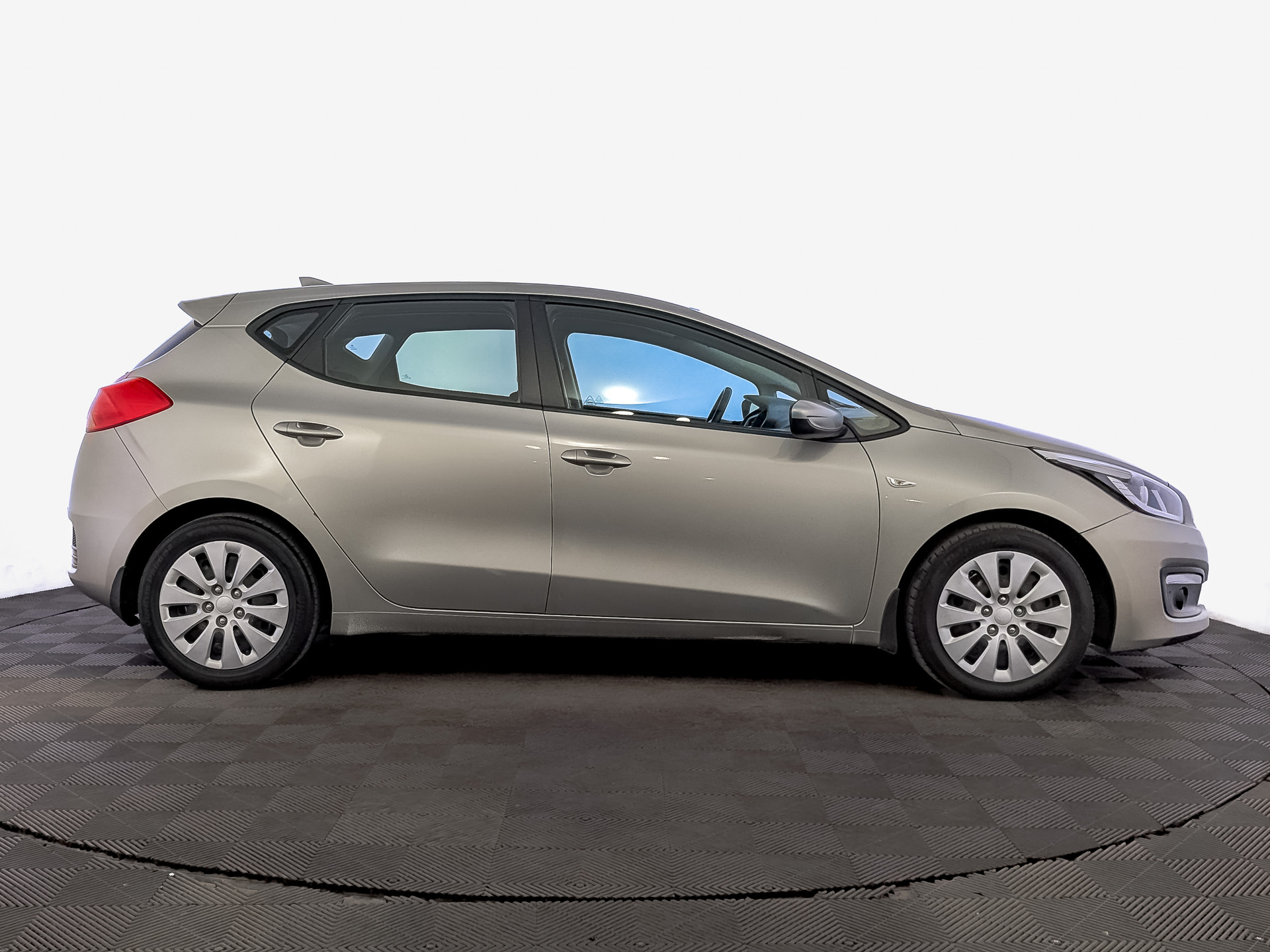 KIA Ceed 1.60 (130 л.с), автомат, 2017, пробег 100 294 км
