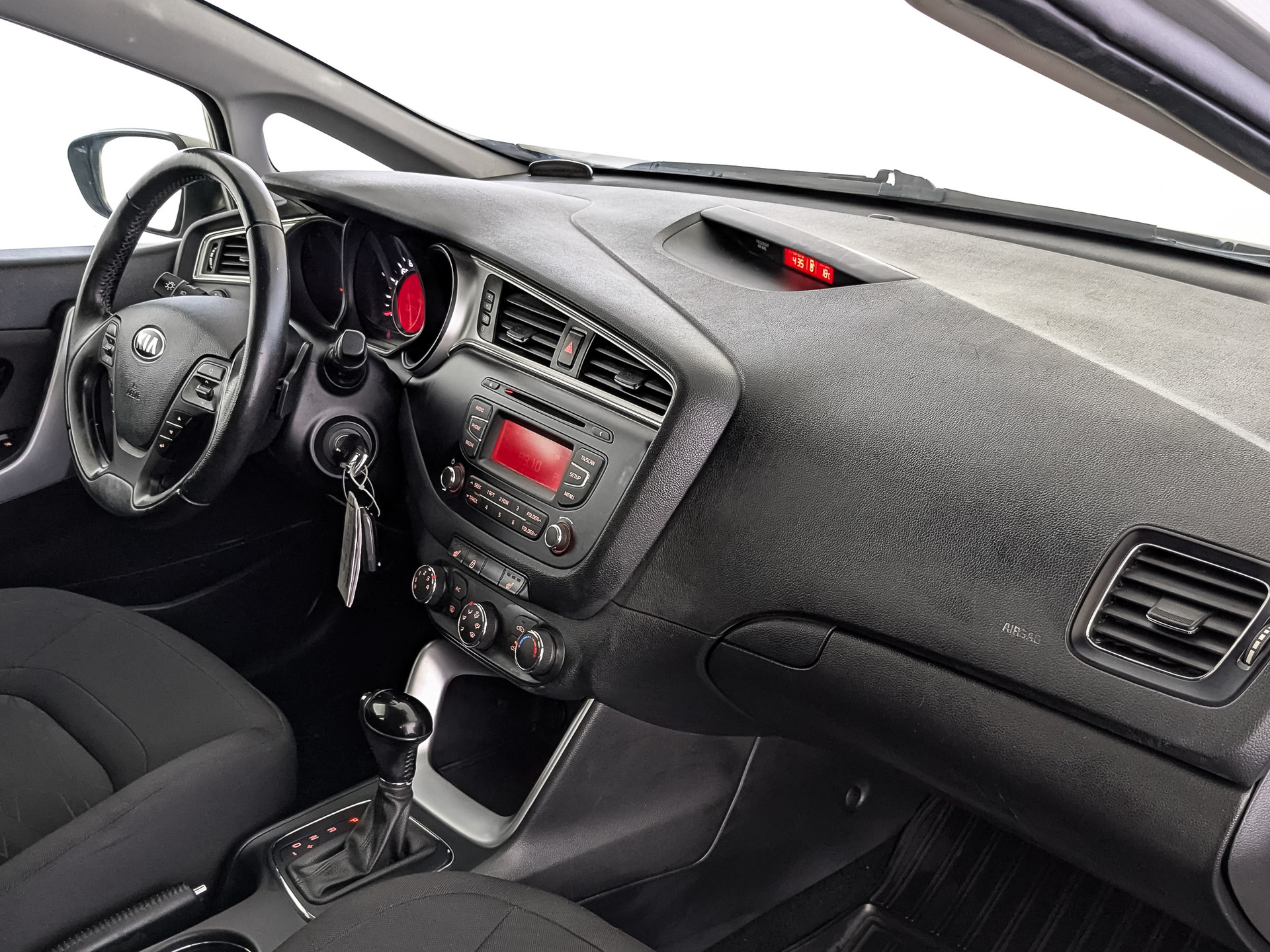 KIA Ceed 1.60 (130 л.с), автомат, 2017, пробег 100 294 км