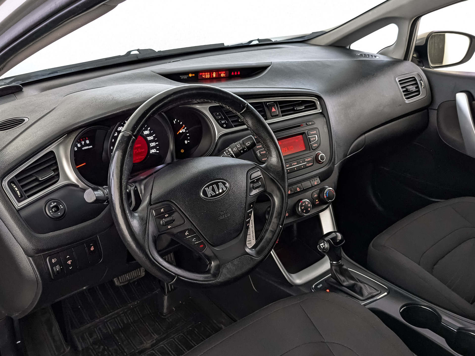 KIA Ceed 1.60 (130 л.с), автомат, 2017, пробег 100 294 км