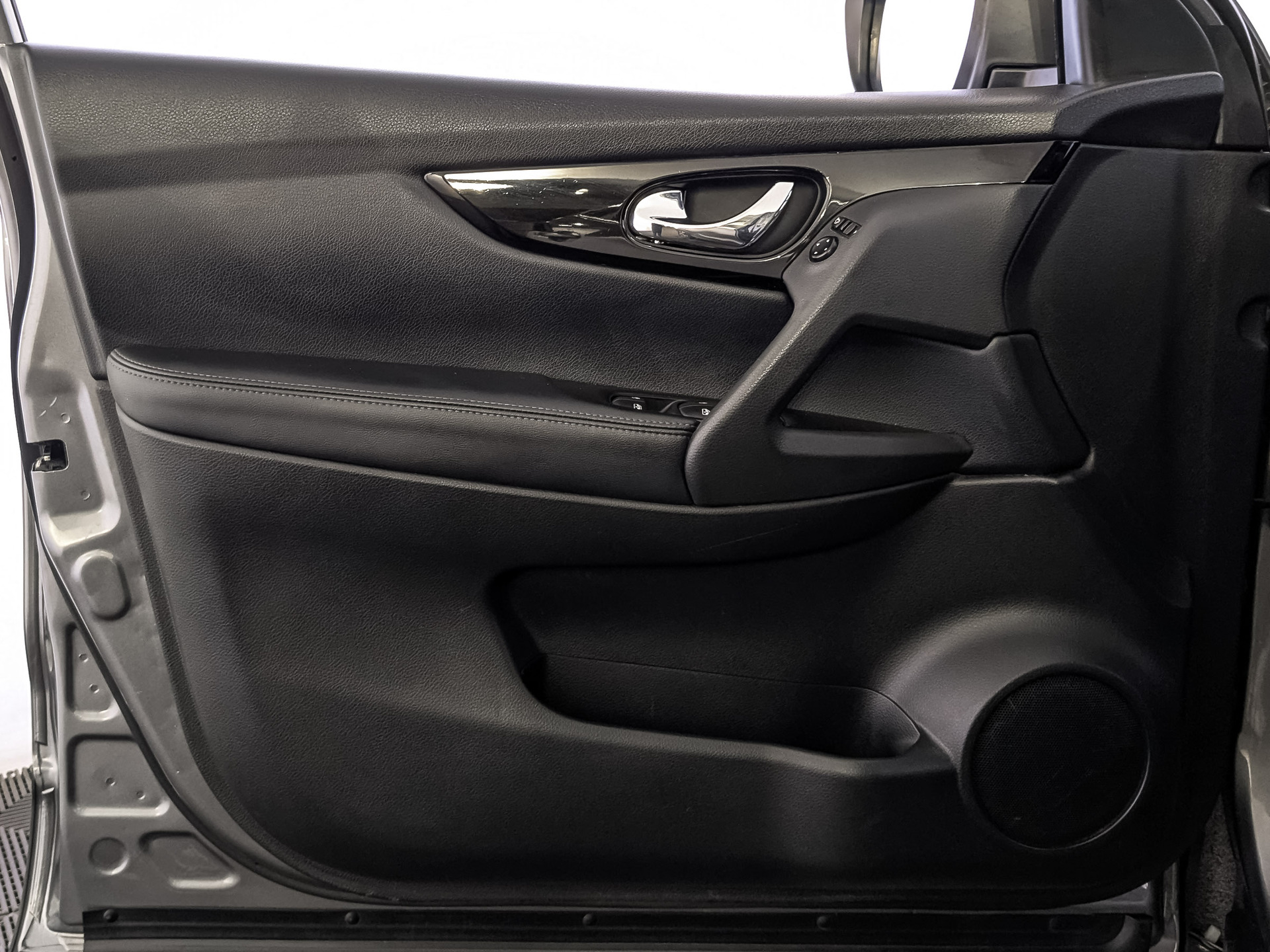 NISSAN Qashqai 2.00 (144 л.с), автомат, 2020, пробег 100 722 км