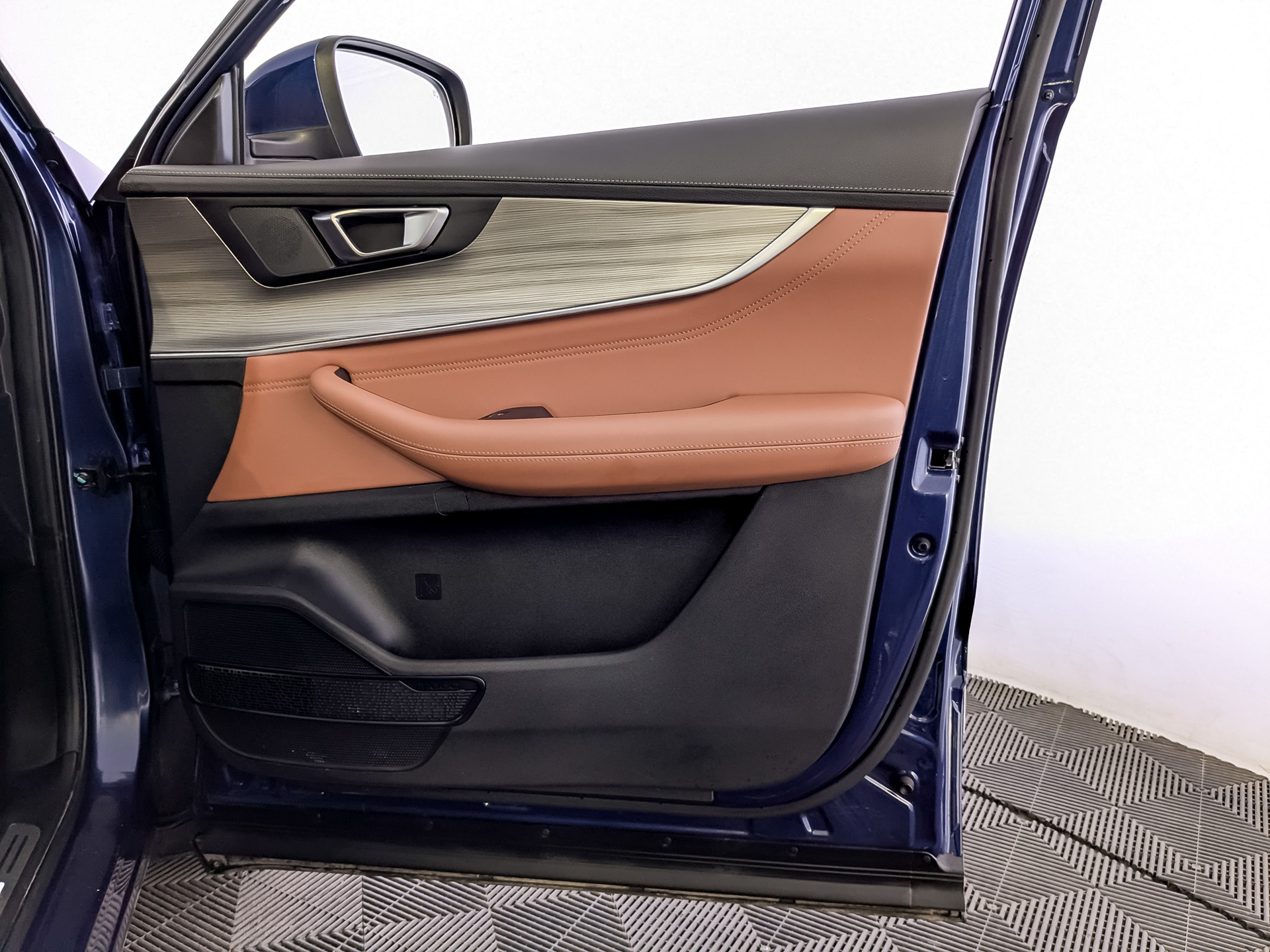 CHERY Tiggo 8 Pro 2.00 (197 л.с), автомат, 2023, пробег 33 226 км