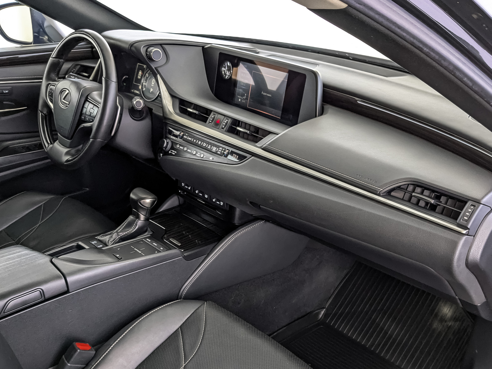 LEXUS ES 2.50 (200 л.с), автомат, 2018, пробег 227 838 км