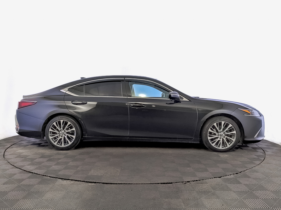 Lexus ES VII