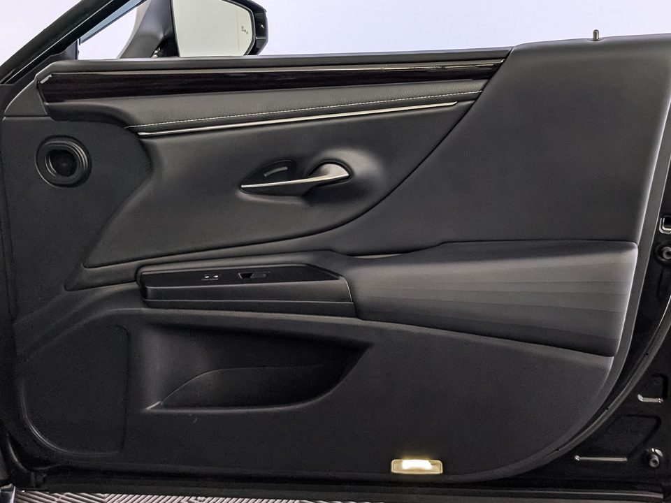 Фото Lexus ES с пробегом 227838 км