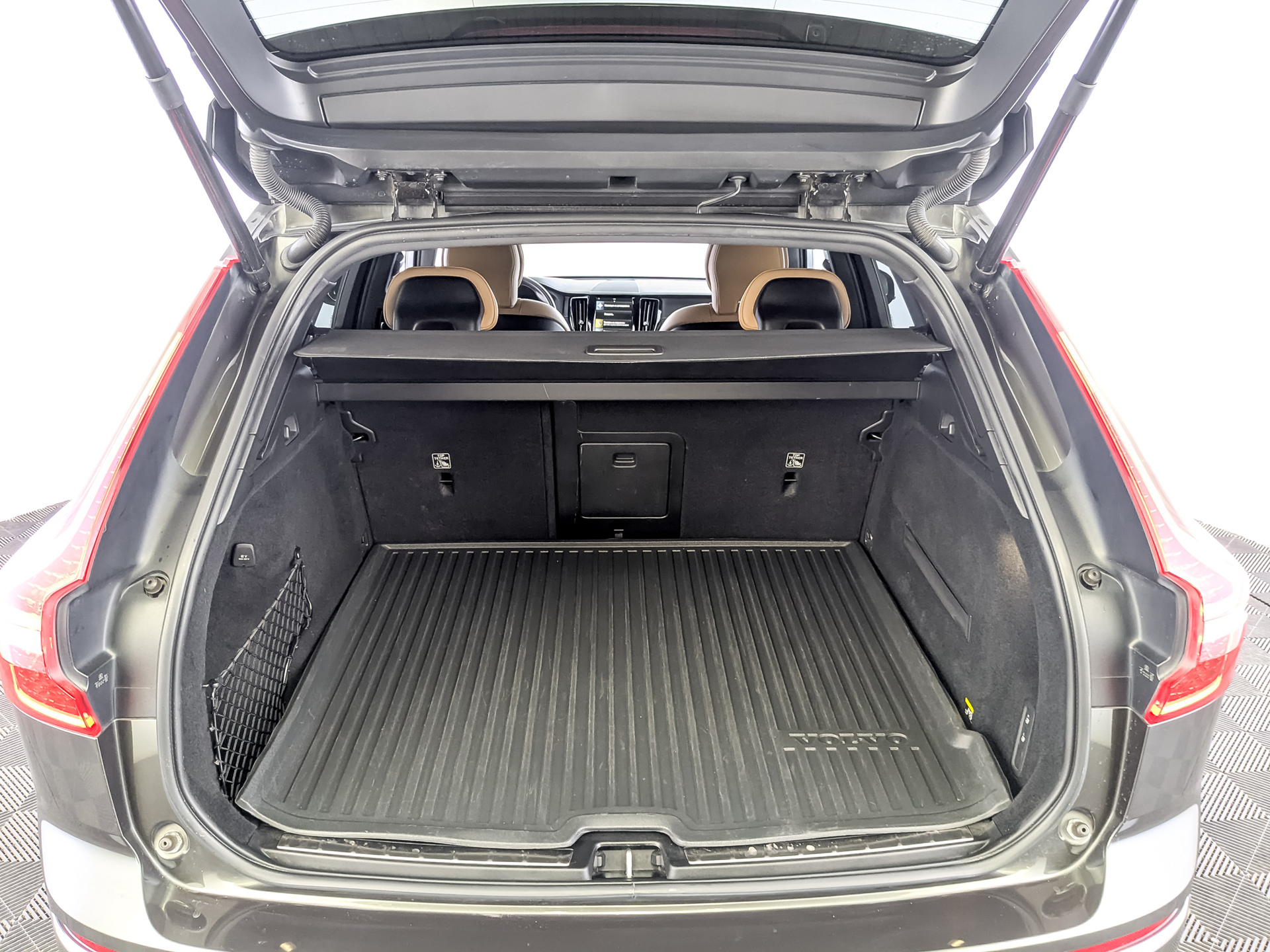 VOLVO XC60 2.00 (190 л.с), автомат, 2019, пробег 161 048 км