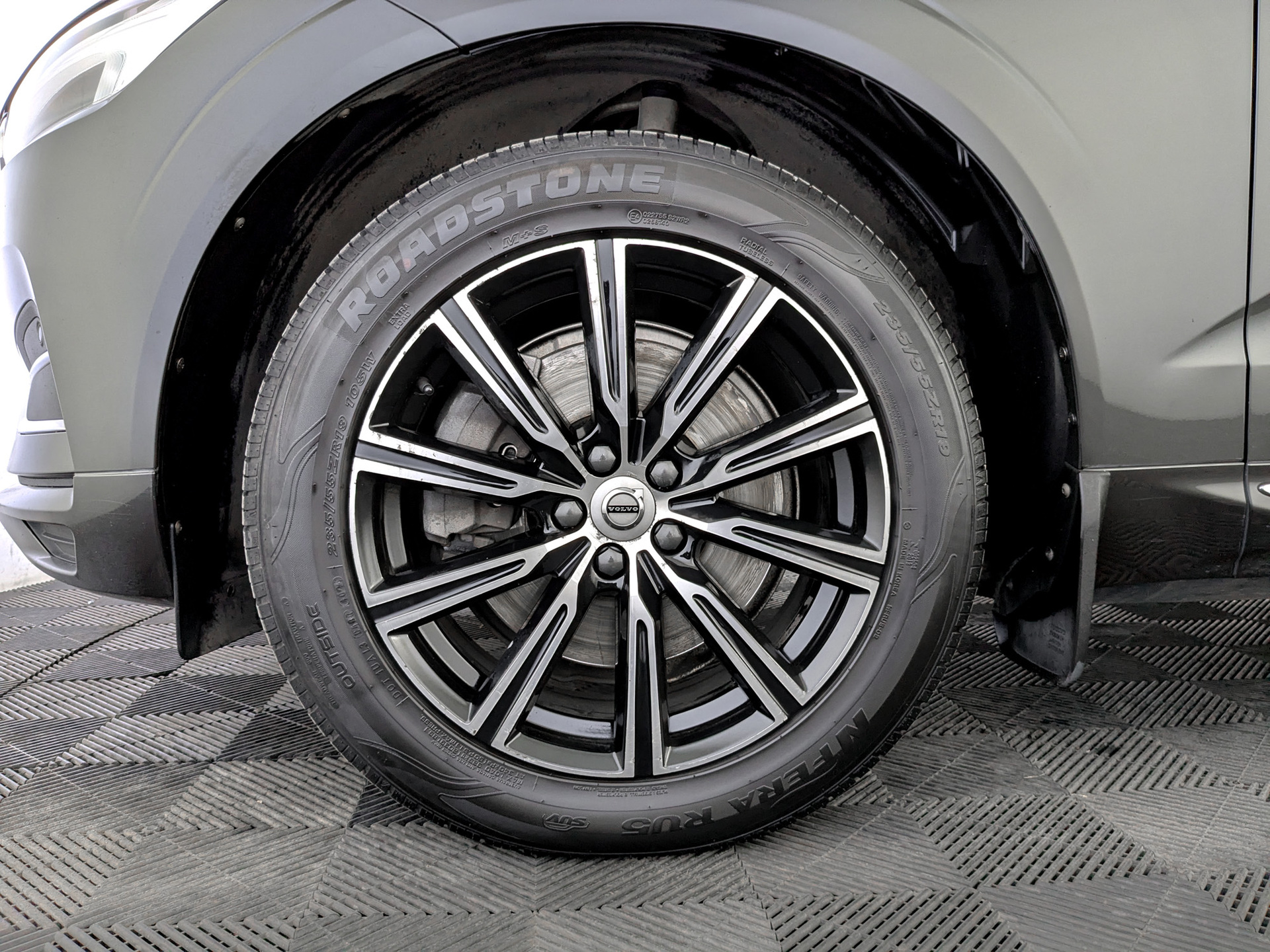 VOLVO XC60 2.00 (190 л.с), автомат, 2019, пробег 161 048 км