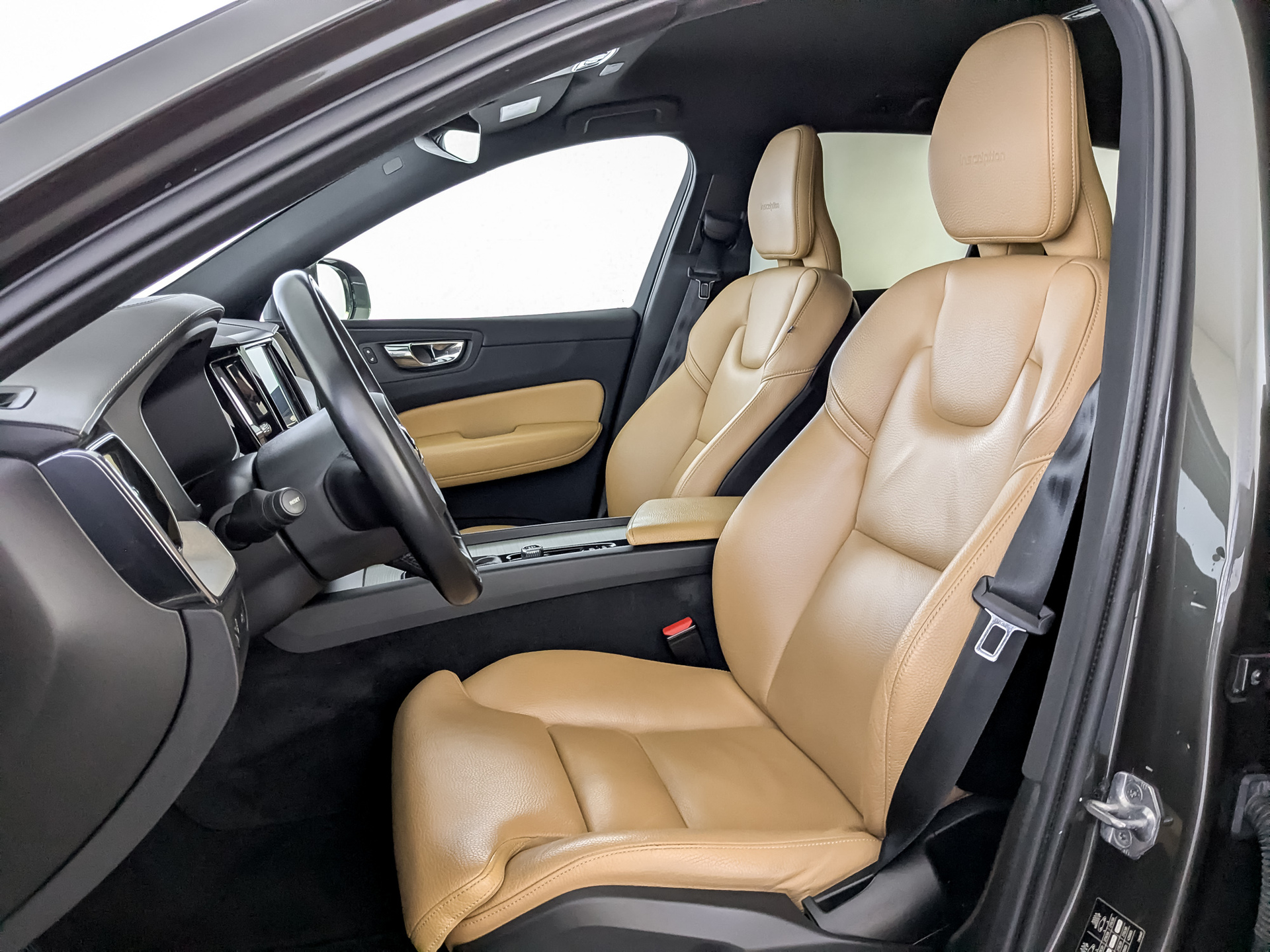 VOLVO XC60 2.00 (190 л.с), автомат, 2019, пробег 161 048 км
