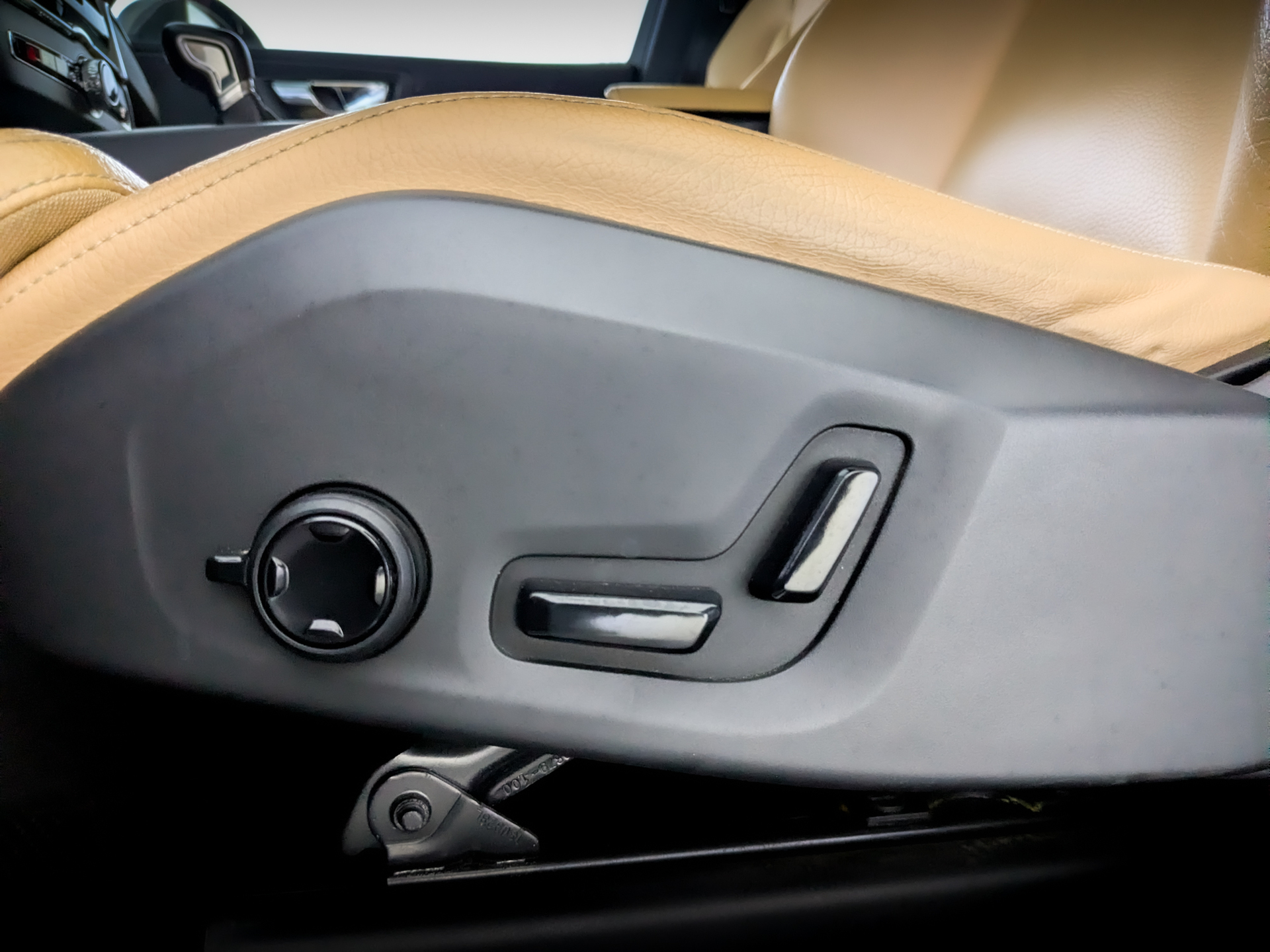 VOLVO XC60 2.00 (190 л.с), автомат, 2019, пробег 161 048 км
