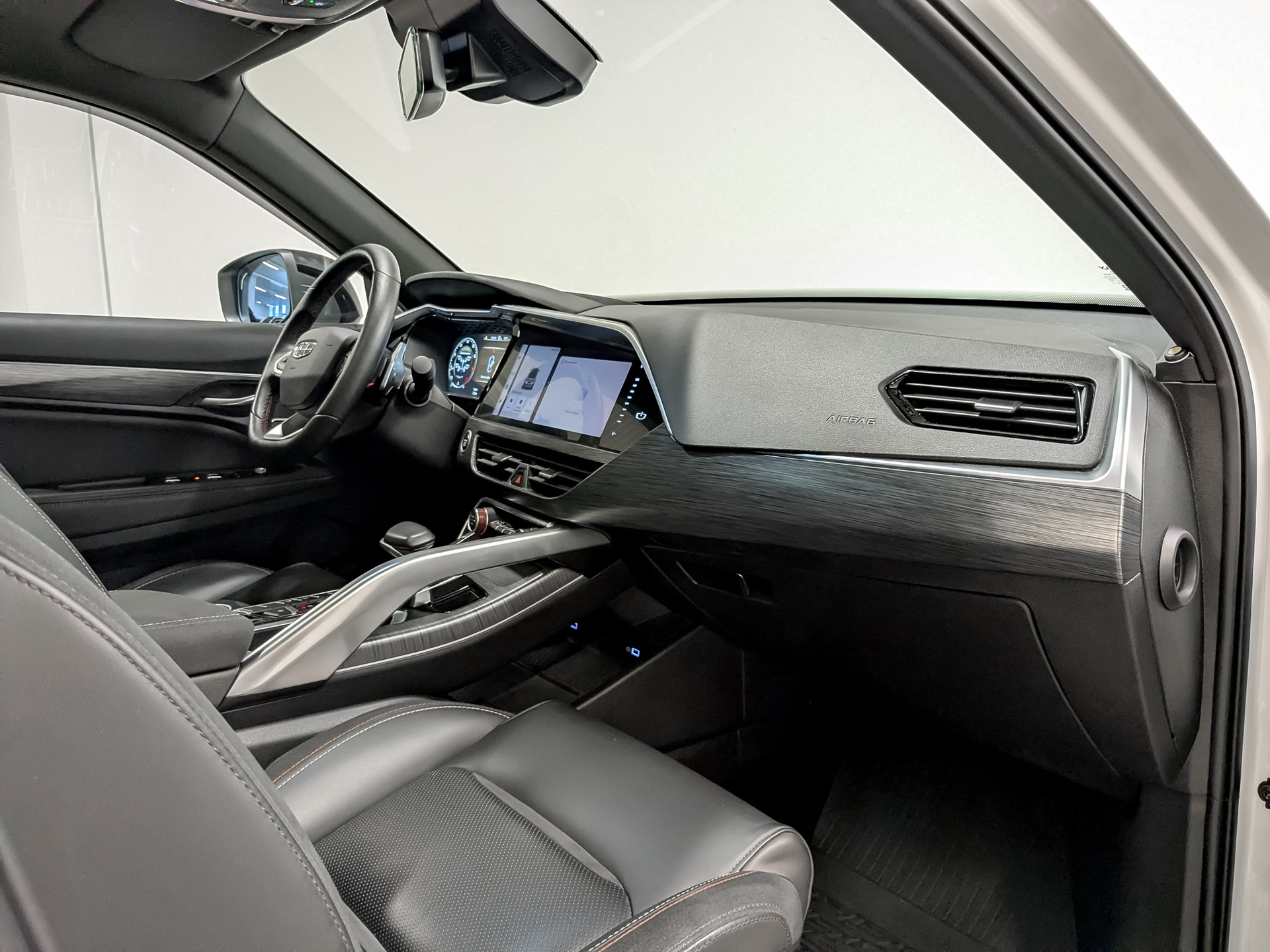 GEELY Tugella 2.00 (238 л.с), автомат, 2023, пробег 53 696 км